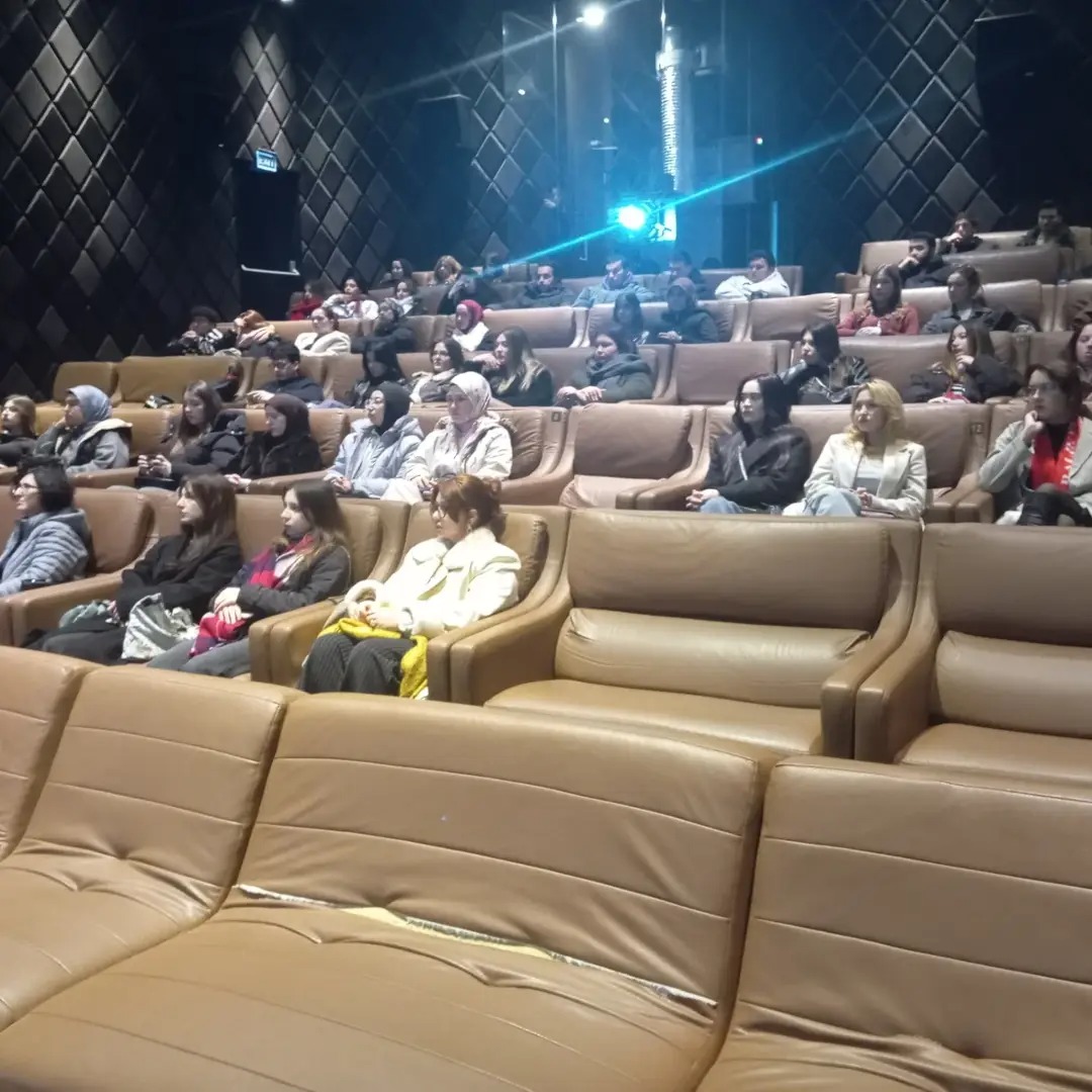 Bölüm Öğrencileriyle AVM ve Yoga Salonu İşletme İnceleme Ziyaretleri Gerçekleştirildi 2