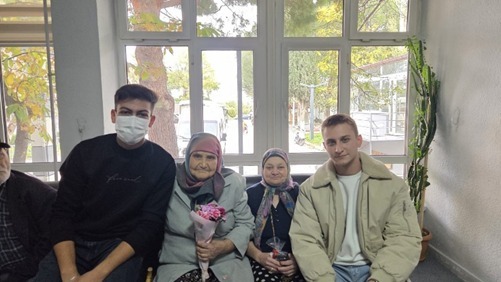 Balıkesir MYO’dan Huzurevine Duygulandıran Ziyaret 1