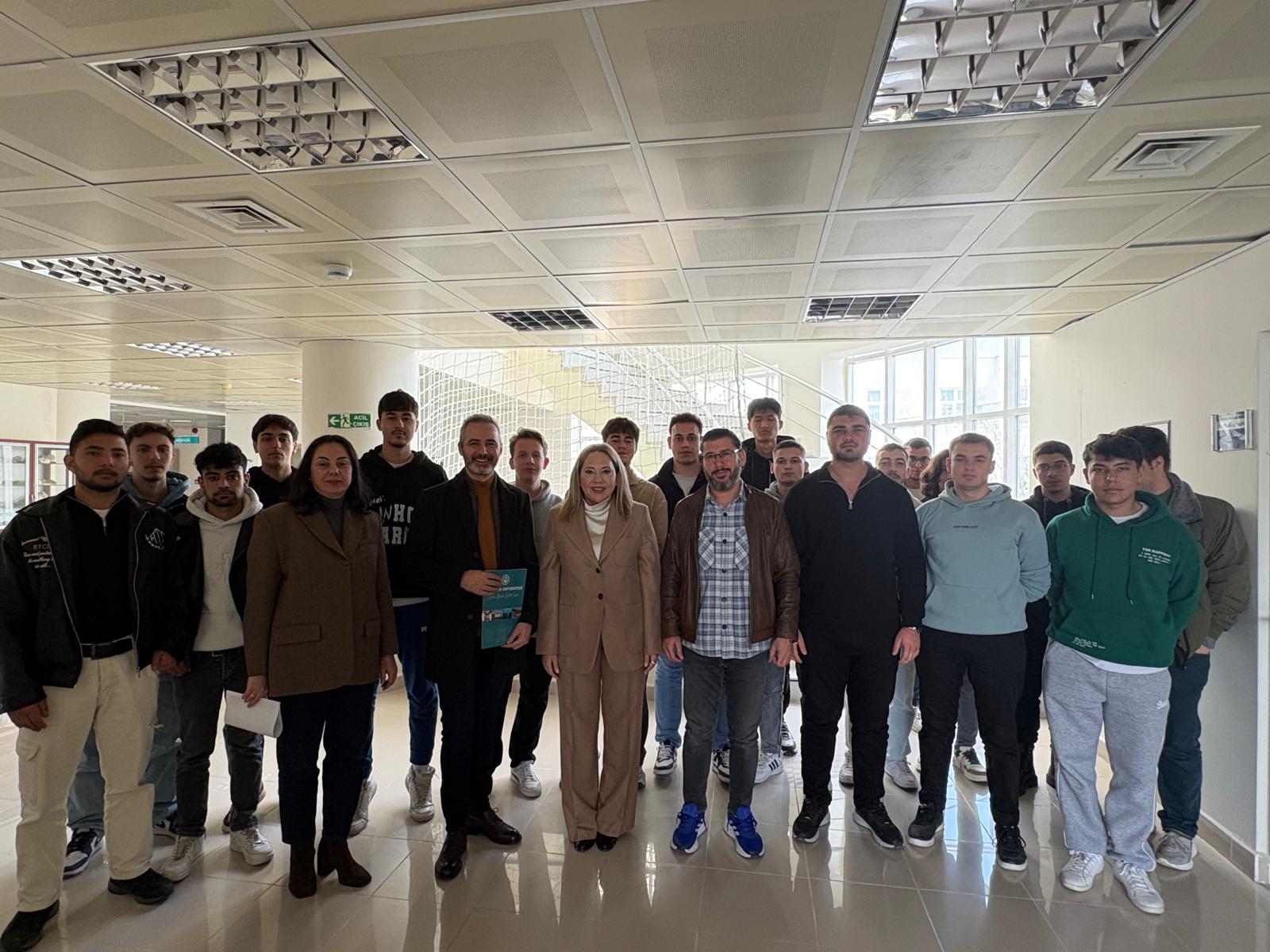 Otomotiv Sektöründe Kariyer Yolculuğu başlıklı seminer düzenlendi.