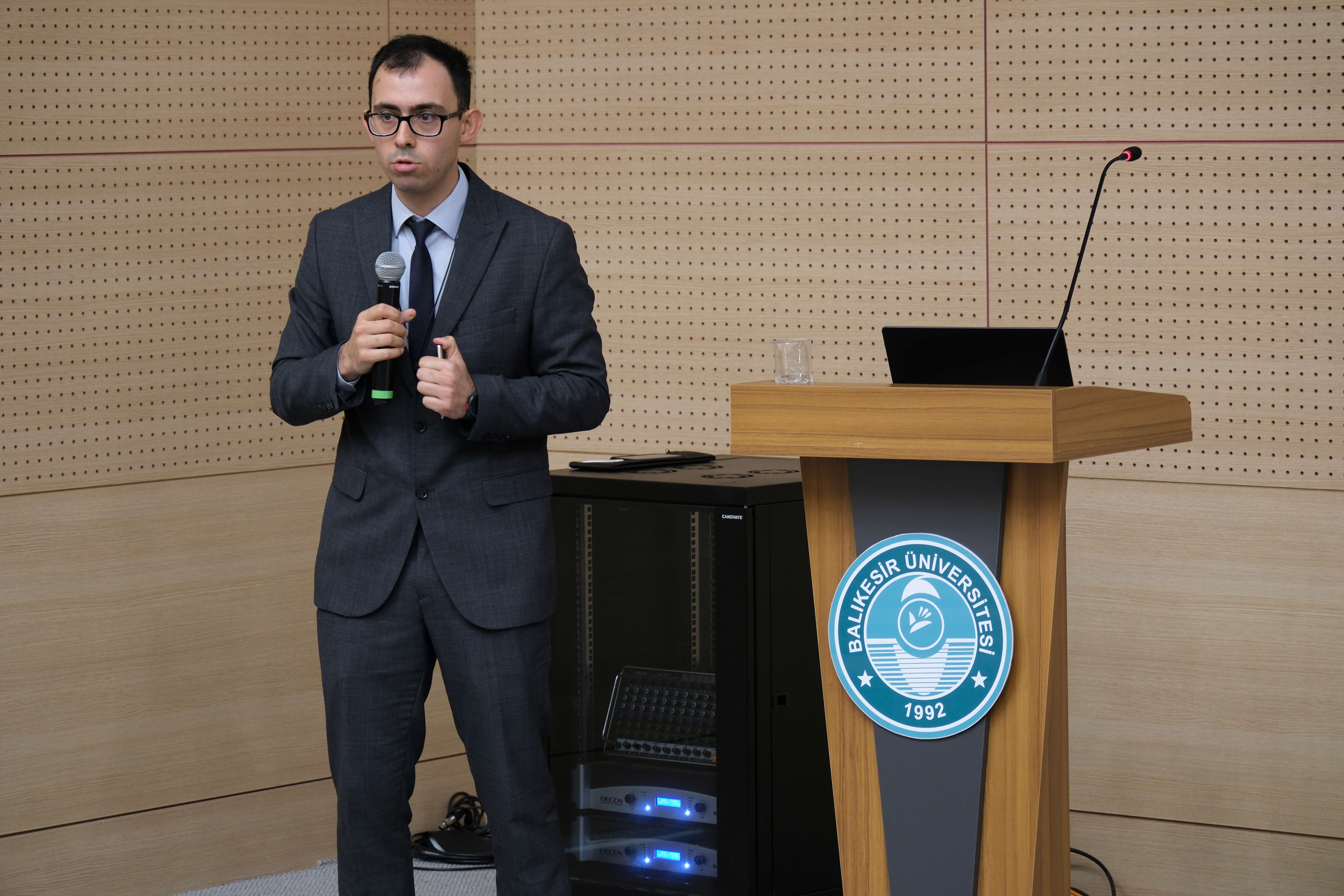Üniversitemiz Personeline "Postüral Sorunlar ve Ofis Egzersizleri" Konulu Eğitim Verildi