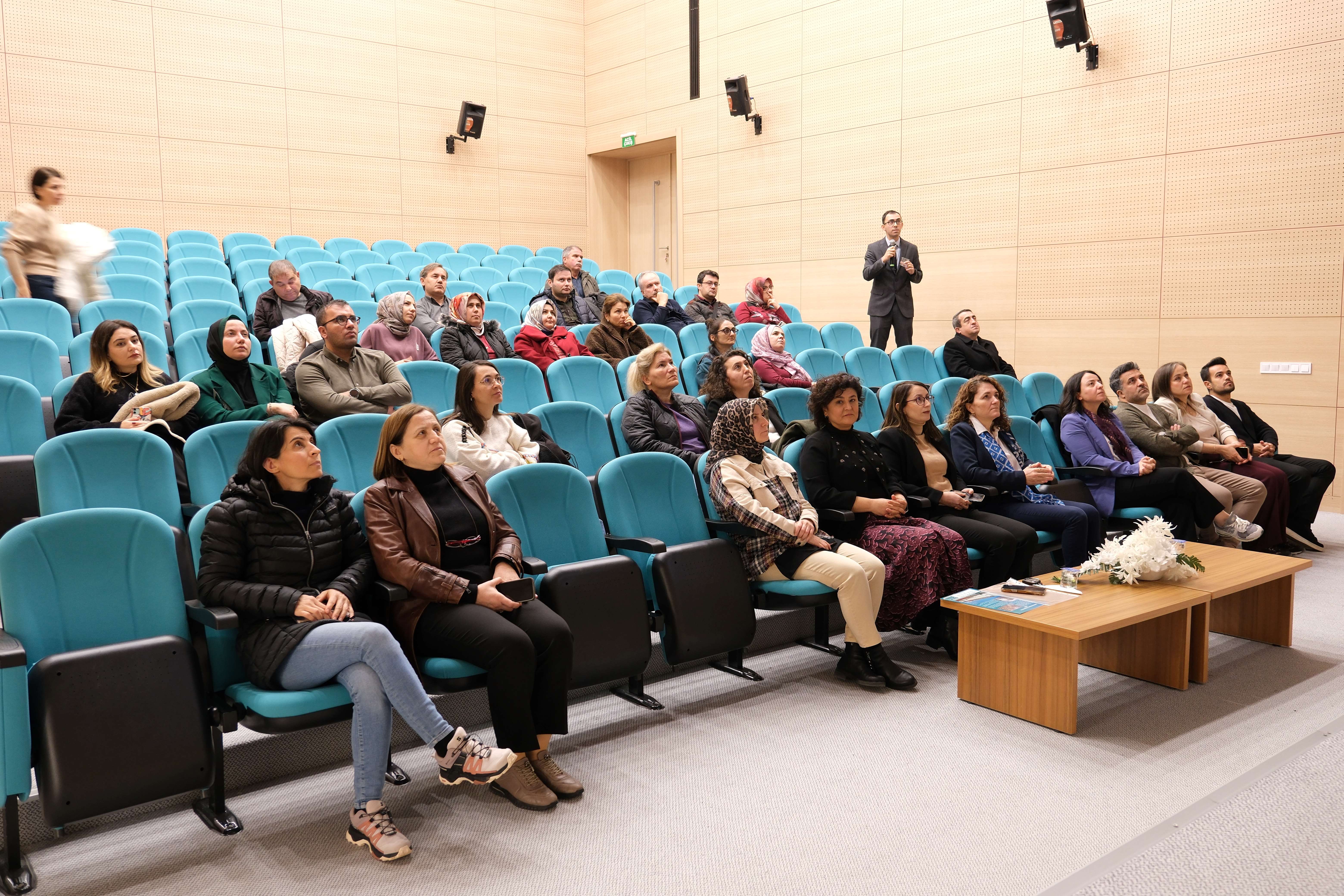 Üniversitemiz Personeline "Postüral Sorunlar ve Ofis Egzersizleri" Konulu Eğitim Verildi 3