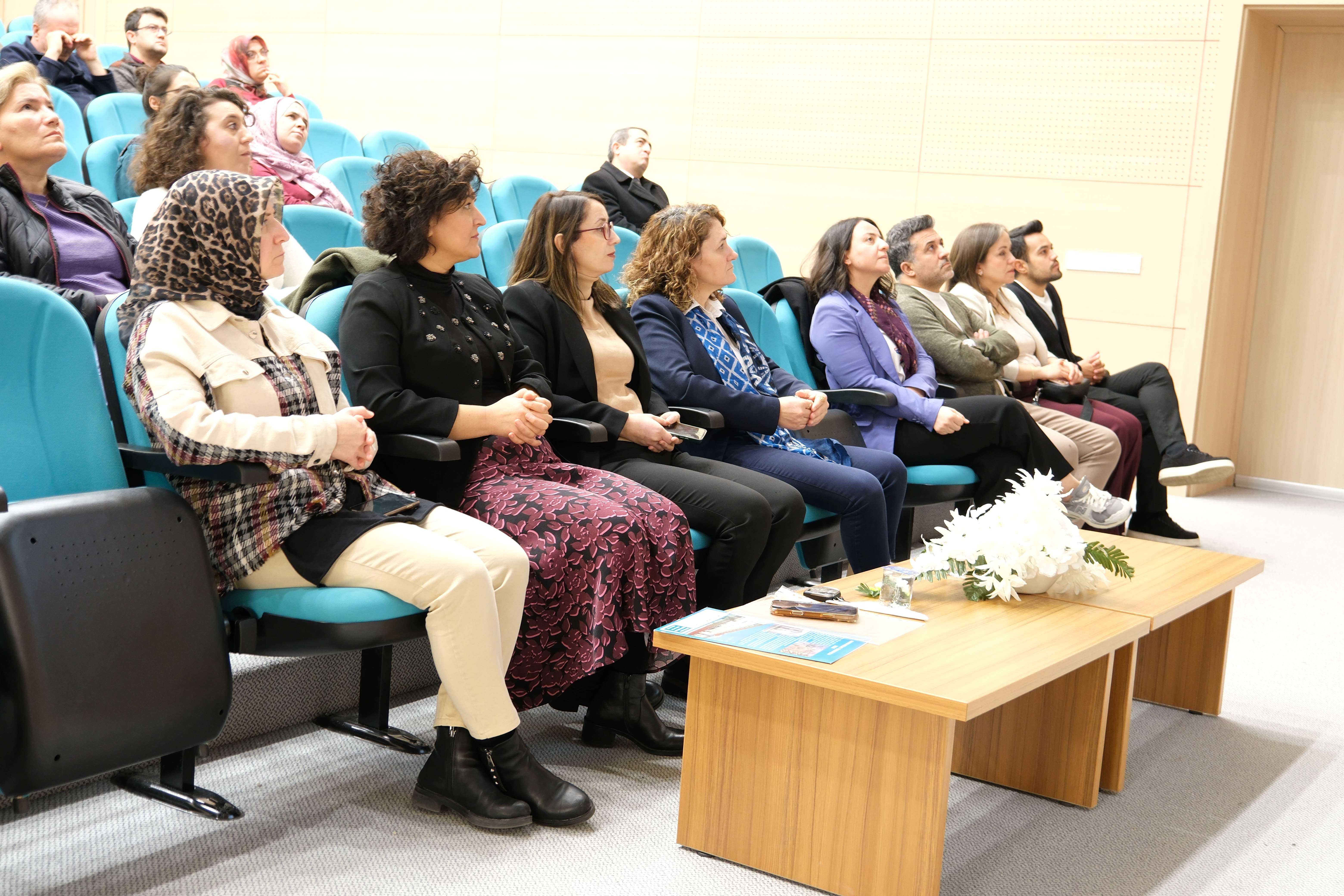 Üniversitemiz Personeline "Postüral Sorunlar ve Ofis Egzersizleri" Konulu Eğitim Verildi 5