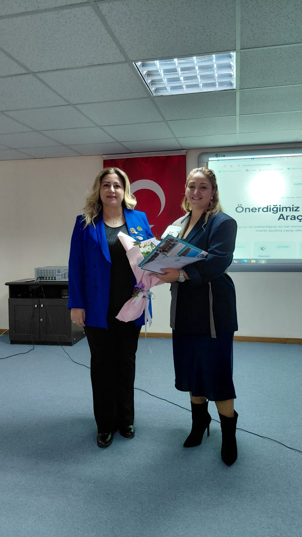 Ayvalık Meslek Yüksekokulu'nda "Yapay Zeka, Tasarım ve İnsan Odaklılık" Konferansı Gerçekleştirildi 5