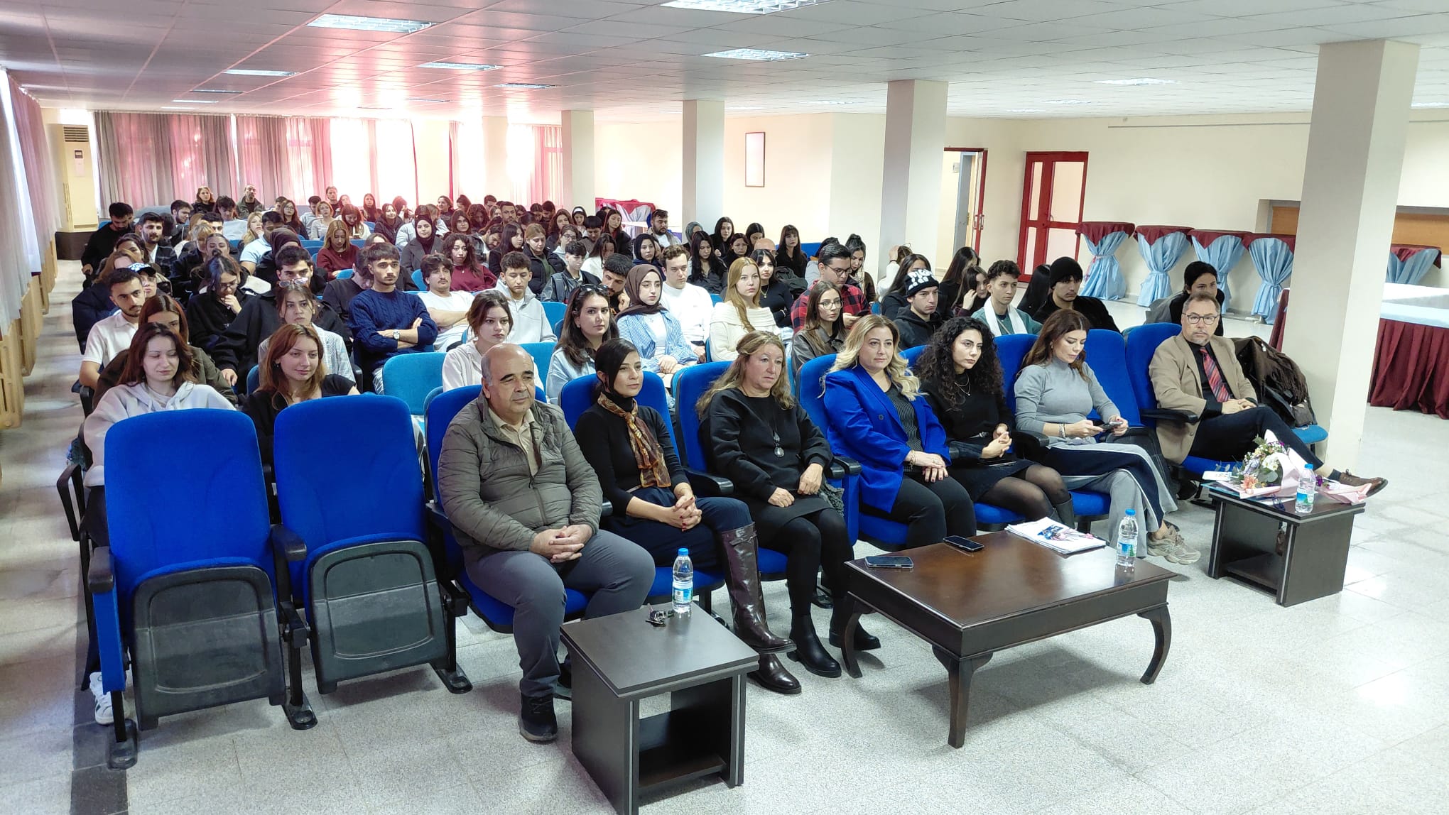 Ayvalık Meslek Yüksekokulu'nda "Yapay Zeka, Tasarım ve İnsan Odaklılık" Konferansı Gerçekleştirildi 7