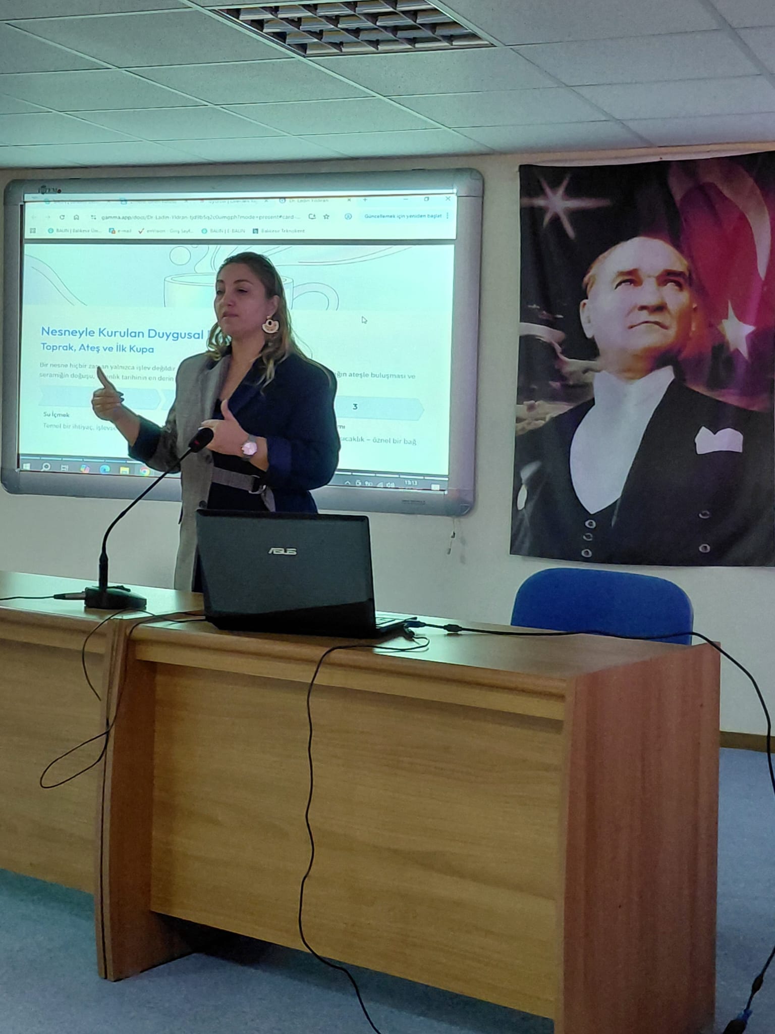 Ayvalık Meslek Yüksekokulu'nda "Yapay Zeka, Tasarım ve İnsan Odaklılık" Konferansı Gerçekleştirildi 3