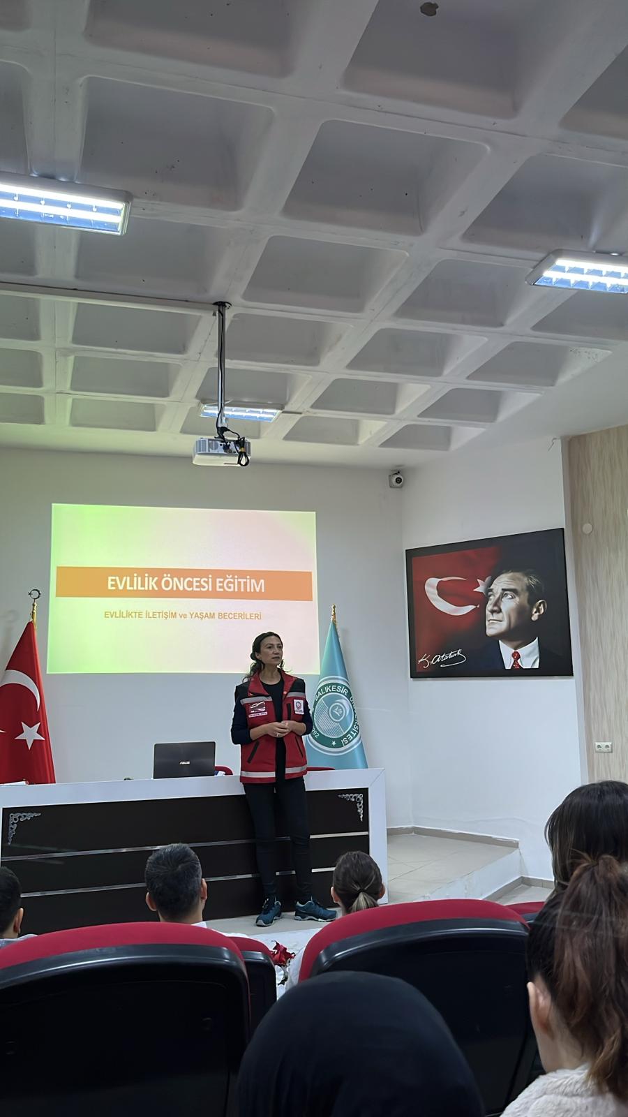 Aile ve Sosyal Politikalar Bakanlığı Tarafından Öğrencilerimize Yönelik Eğitimler Verildi. 3
