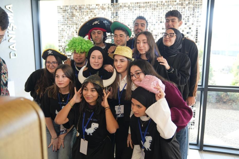 We are proud of all our department students who participated in the Game Jam. We congratulate our department students who achieved first and third place. 3
