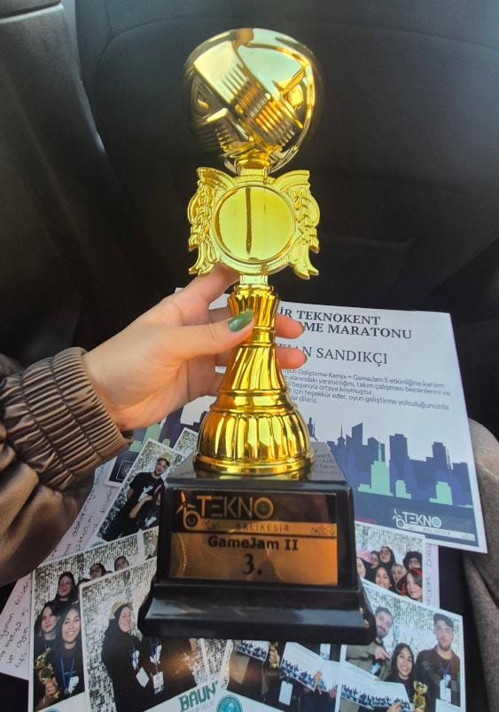 We are proud of all our department students who participated in the Game Jam. We congratulate our department students who achieved first and third place. 6