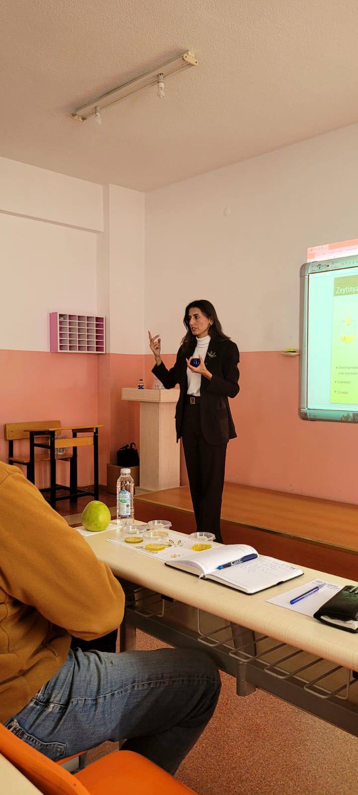 Olive Oil Tasting Training Held at Edremit Vocational School 4