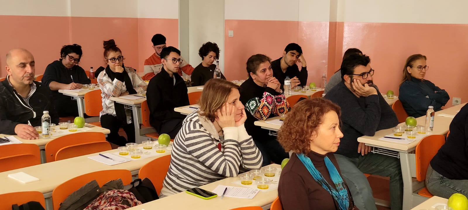Olive Oil Tasting Training Held at Edremit Vocational School 9