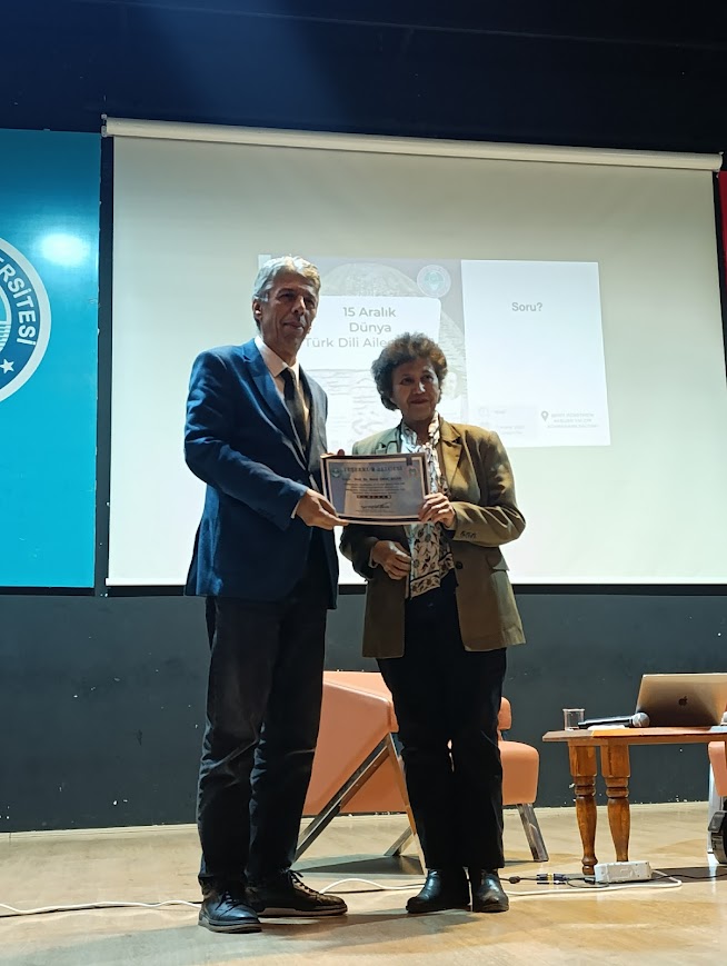 15 Aralık Dünya Türk Dili Ailesi Günü Söyleşisi Büyük İlgi Topladı 4