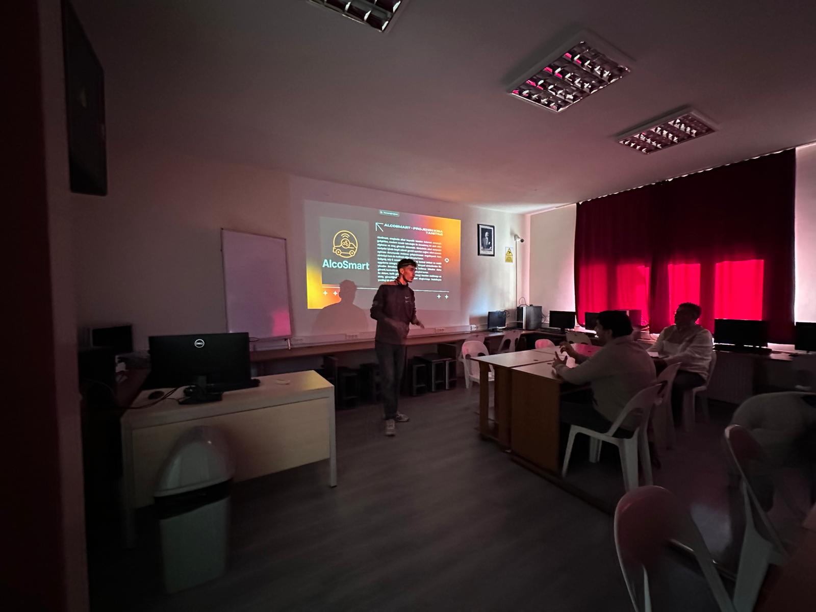 Bilgisayar Programcılığı Öğrencilerinden Girişimcilik Dersi Kapsamında Yenilikçi Projeler 3