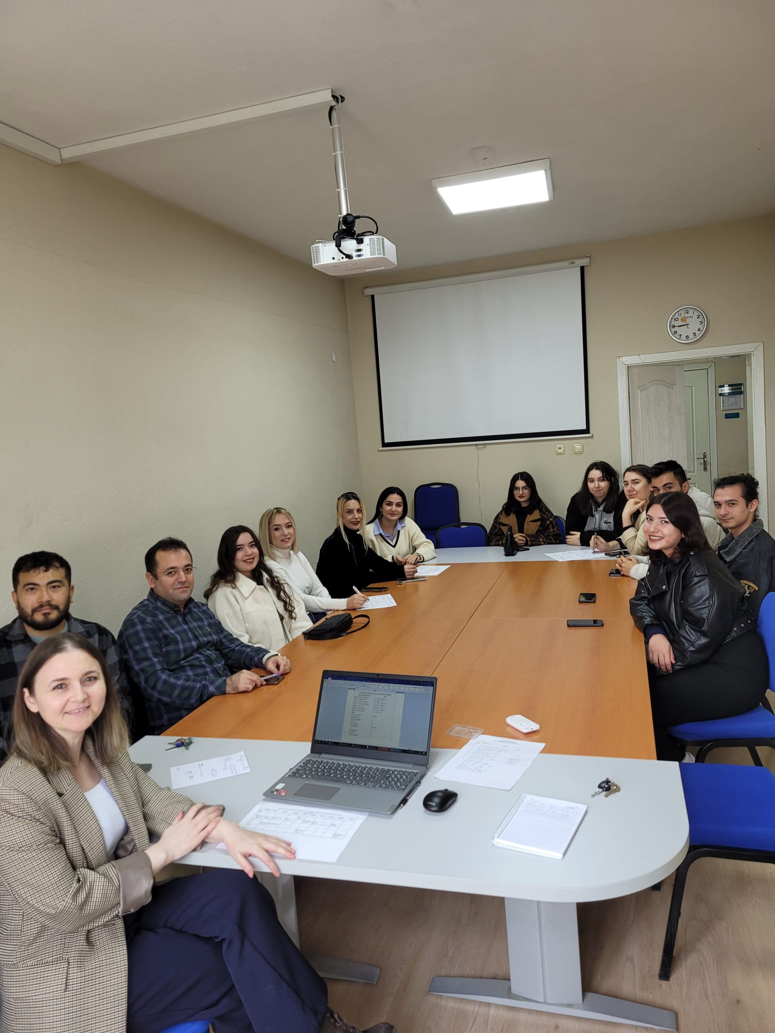Yüksekokulumuz Eğitim Komisyonu Dönem Sonu Sınavları İçin Toplandı