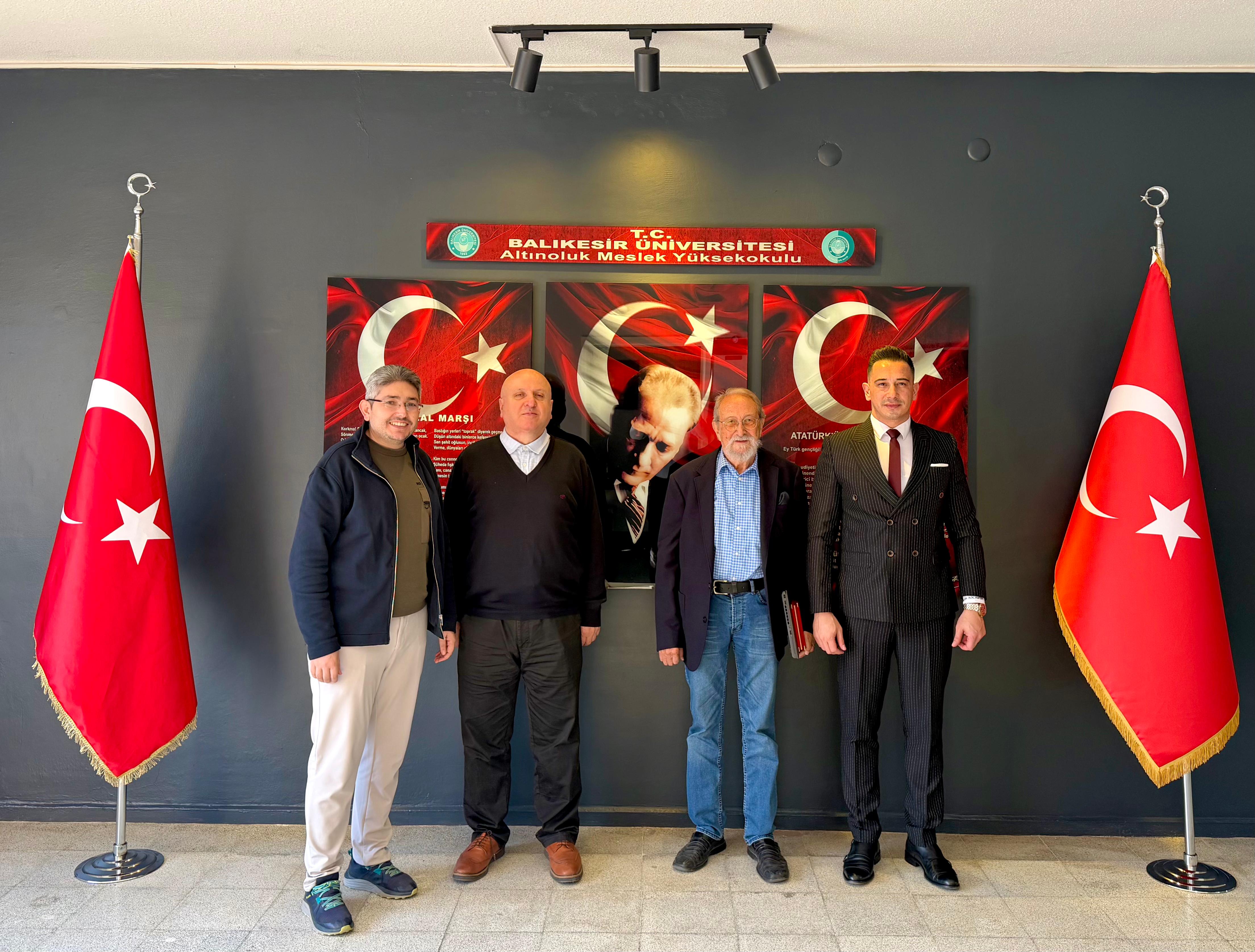 Alman Bilim İnsanından Yüksekokulumuza Anlamlı Bağış