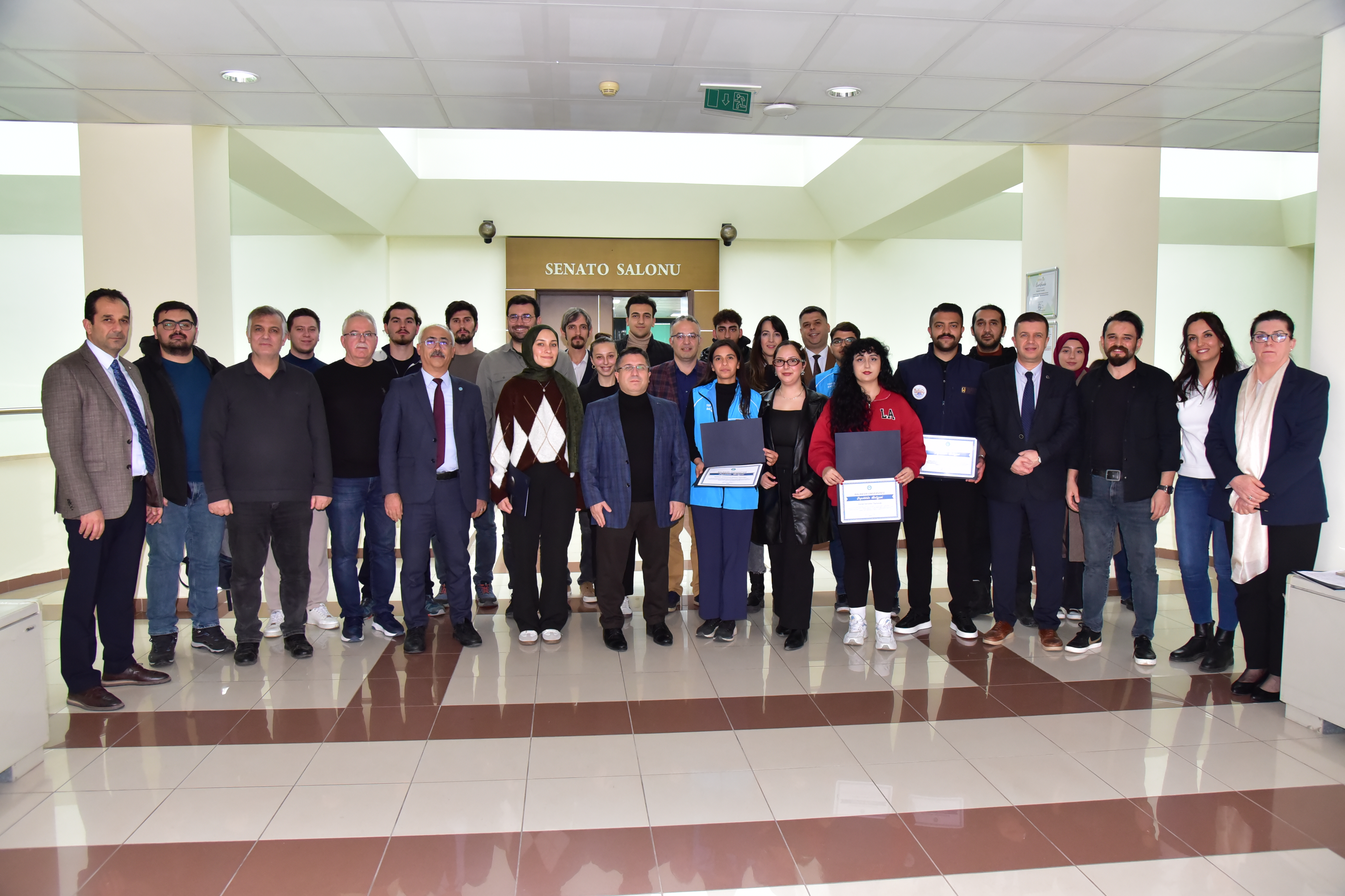 ÜNİDESte Balıkesir Üniversitesi İmzası Başarı Gösteren Öğrenci Toplulukları Ödüllendirildi