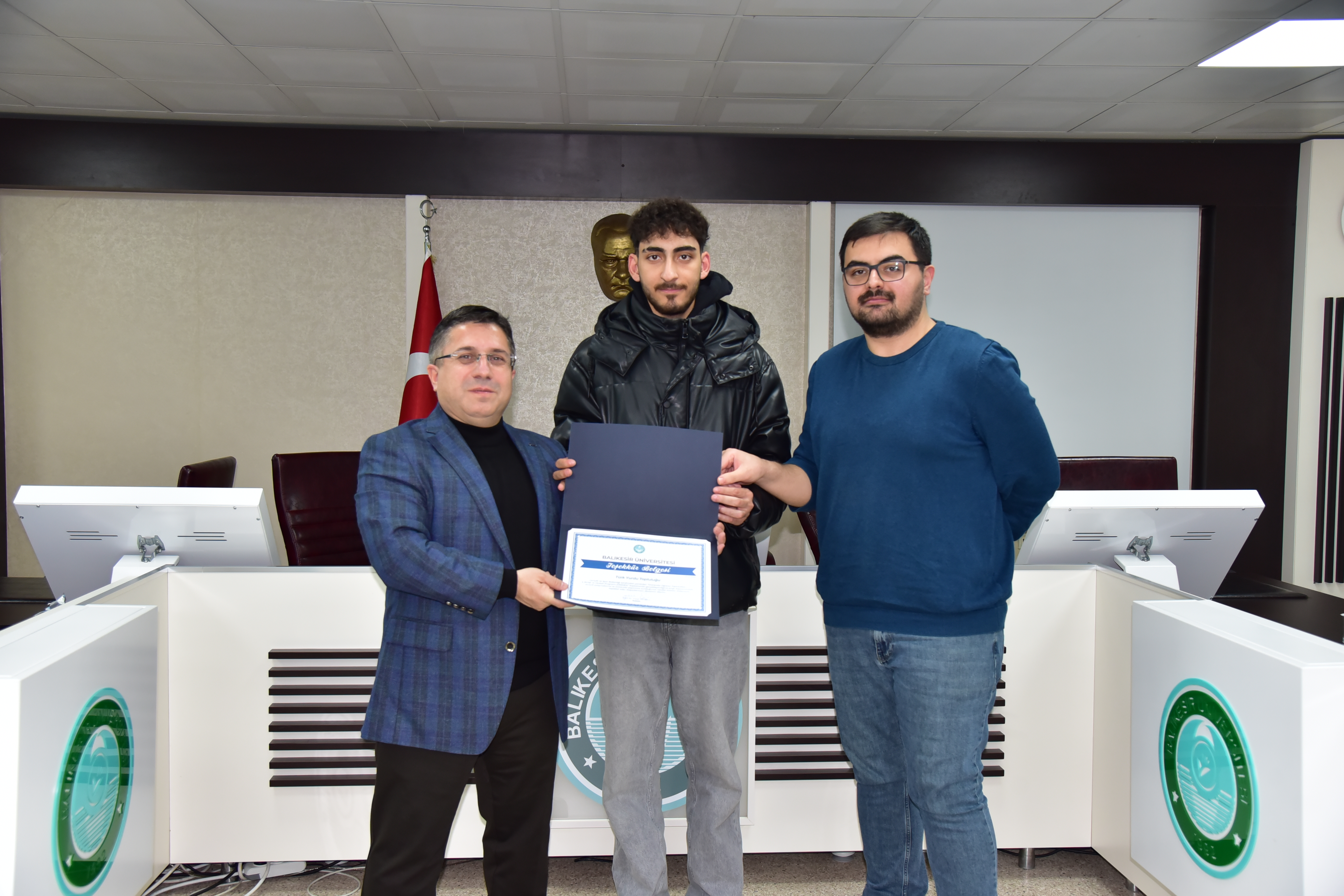 ÜNİDESte Balıkesir Üniversitesi İmzası Başarı Gösteren Öğrenci Toplulukları Ödüllendirildi 10