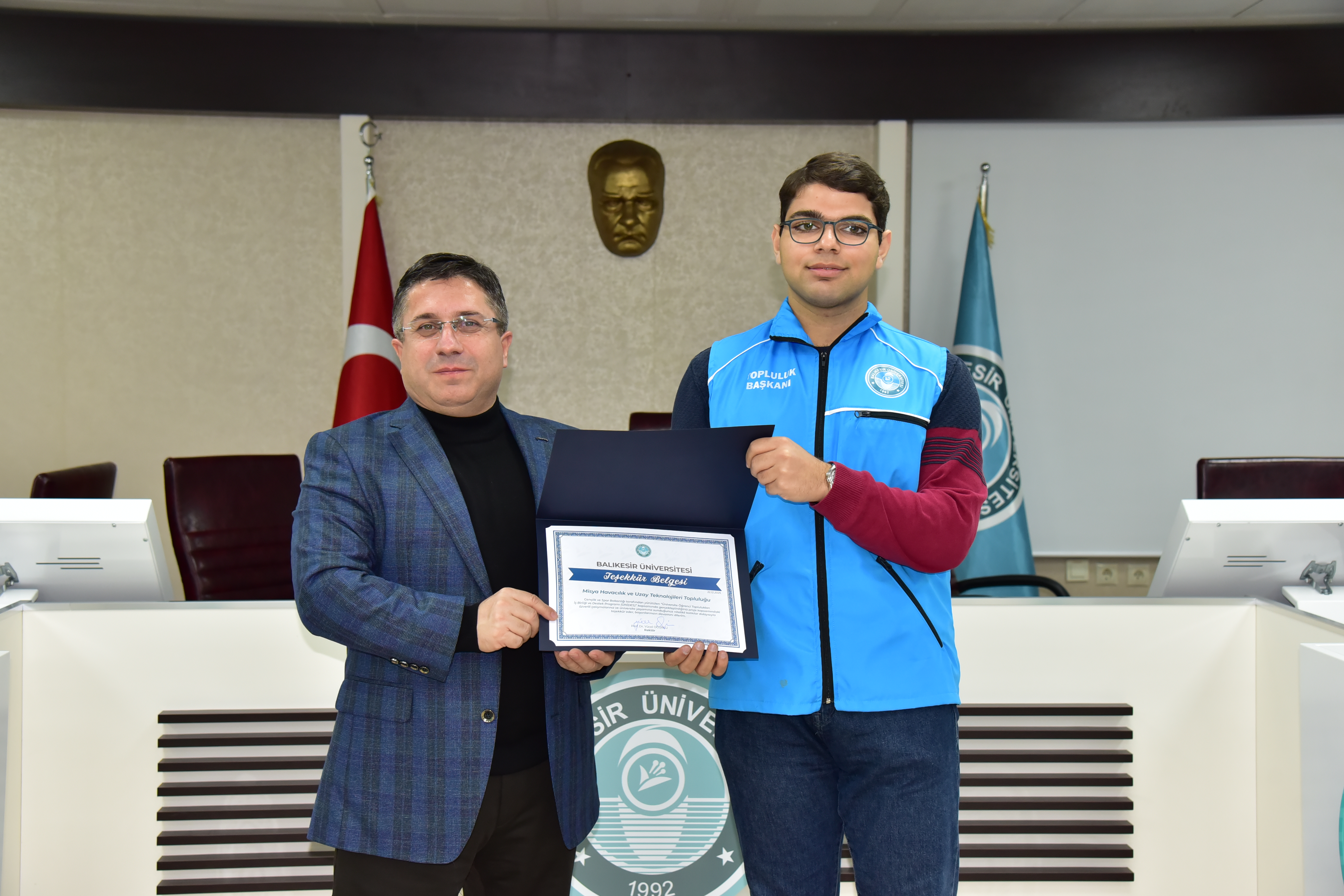 ÜNİDESte Balıkesir Üniversitesi İmzası Başarı Gösteren Öğrenci Toplulukları Ödüllendirildi 13