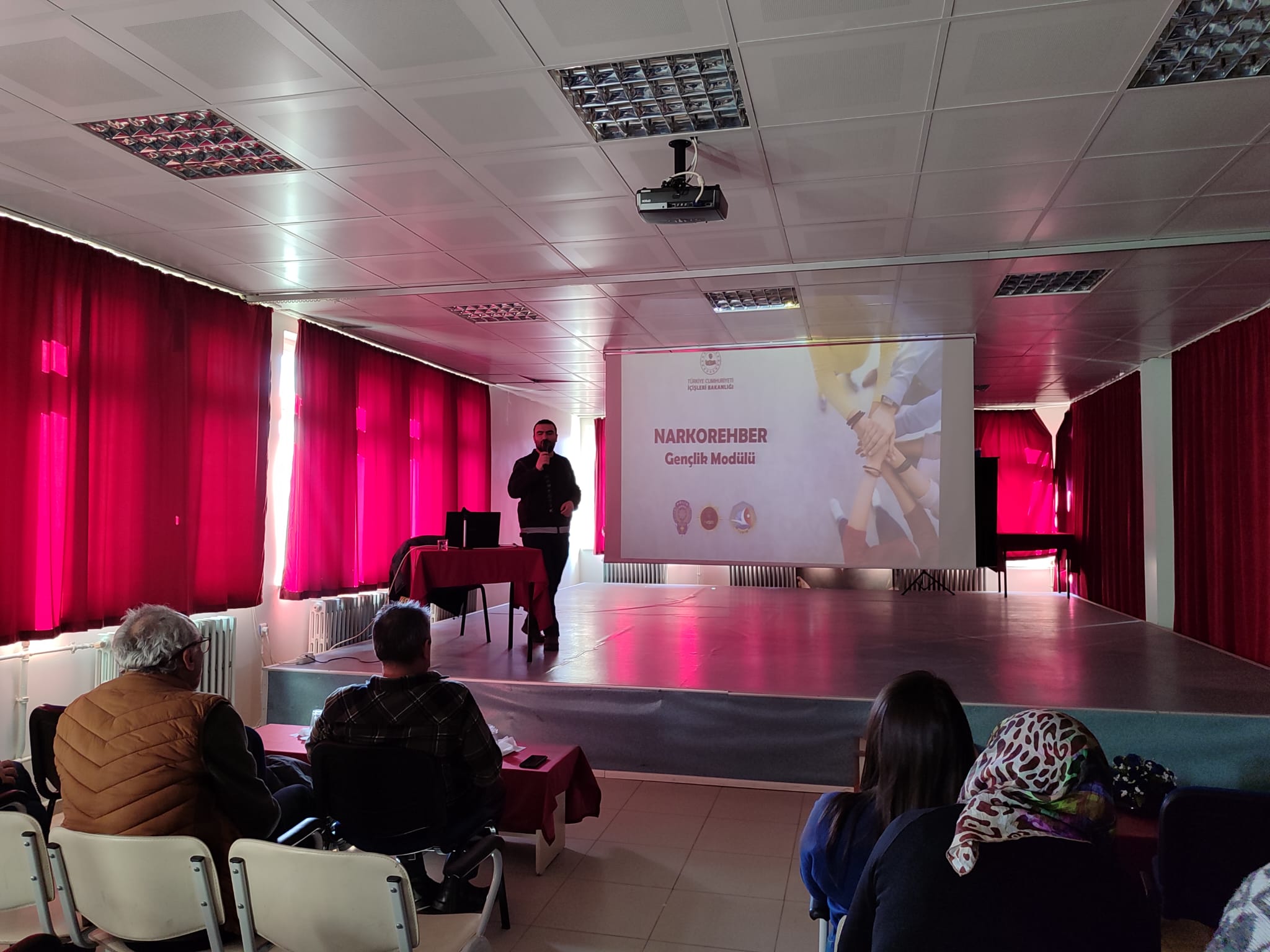 Dursunbey MYO’da “Narko Rehber” Semineri Düzenlendi 1