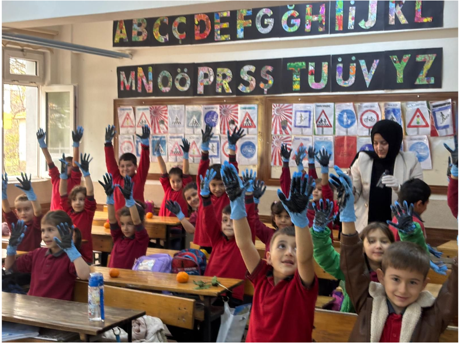 İvrindi SHMYO öğrencilerinden Grip ve Hijyen Eğitimi 7