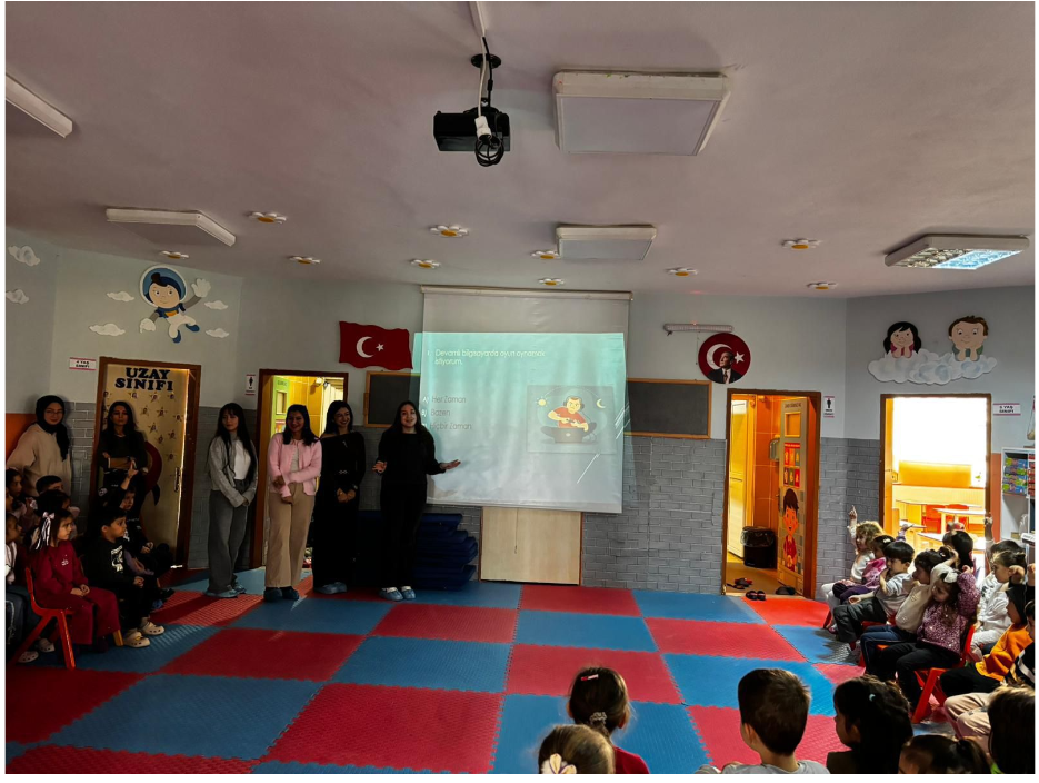 İSHMYO öğrencilerinden Teknoloji Bağımlılığına Yönelik Farkındalı Etkinliği 4