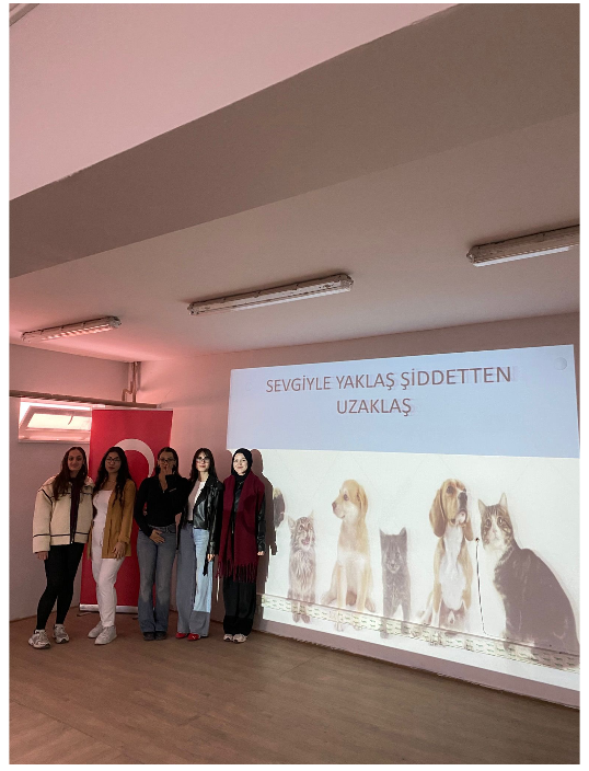 İSHMYO Öğrencilerinden “Sevgiyle Yaklaş, Şiddetten Uzaklaş” Etkinliği 1