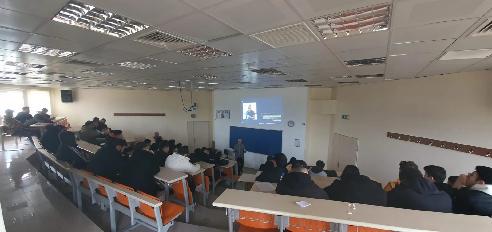 Kariyer ve Merak İlişkisi Semineri Gerçekleştirildi  3