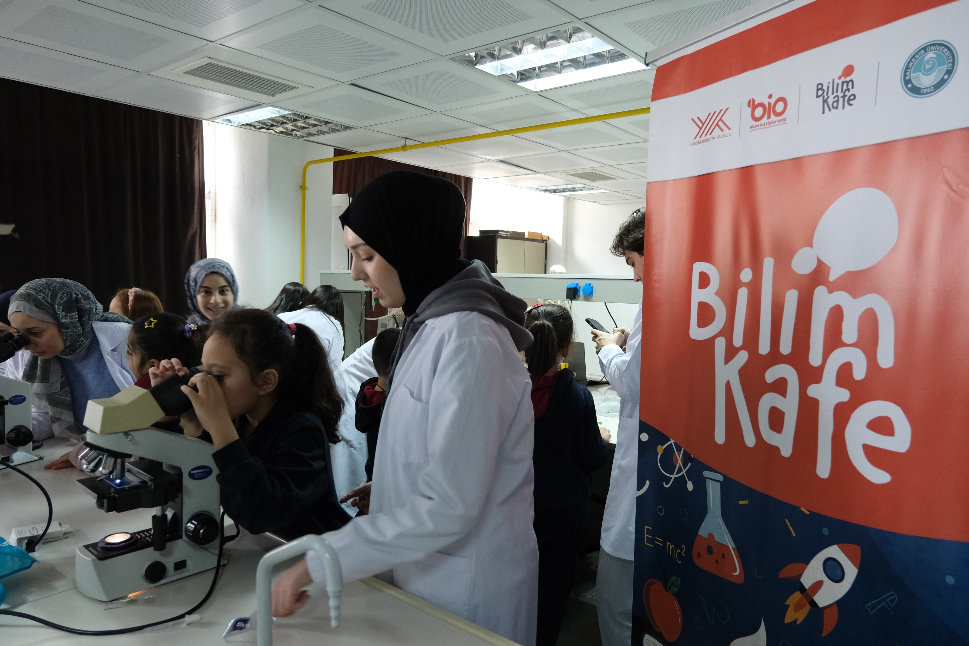 Küçük Araştırmacılar, Büyük Hedefler: Minik Eller BAÜN Biyoloji Laboratuvarında Bilimle Tanıştı 7