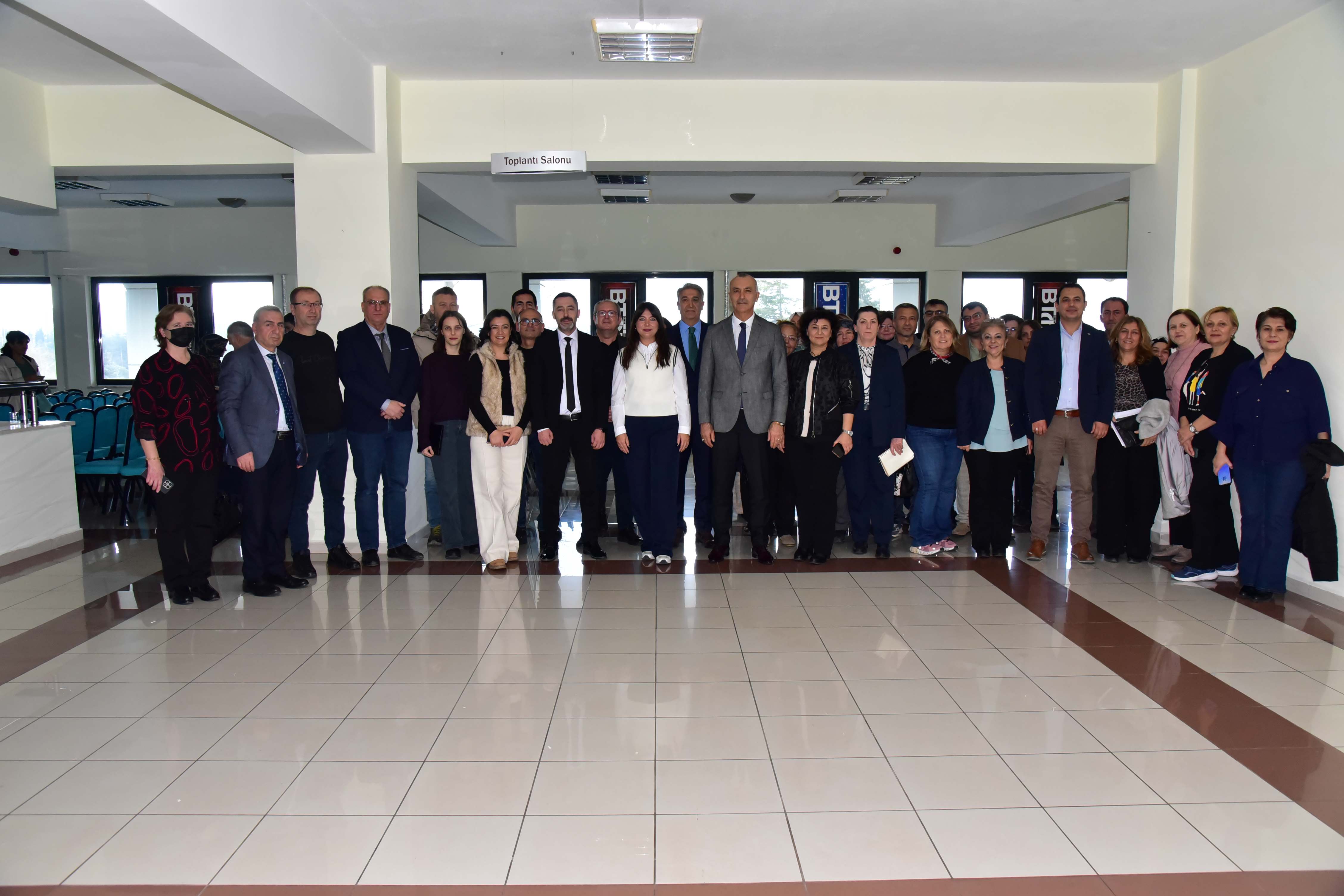 Üniversitemiz İdari Yönetici Kadrosuna Yönelik "Liderlik ve Yöneticilik" Eğitimi Düzenlendi