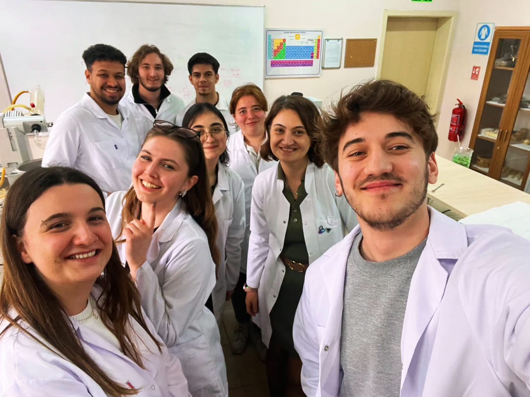 Tekstil Teknolojisi Dersinde Uygulamalı Mordanlama Çalışması