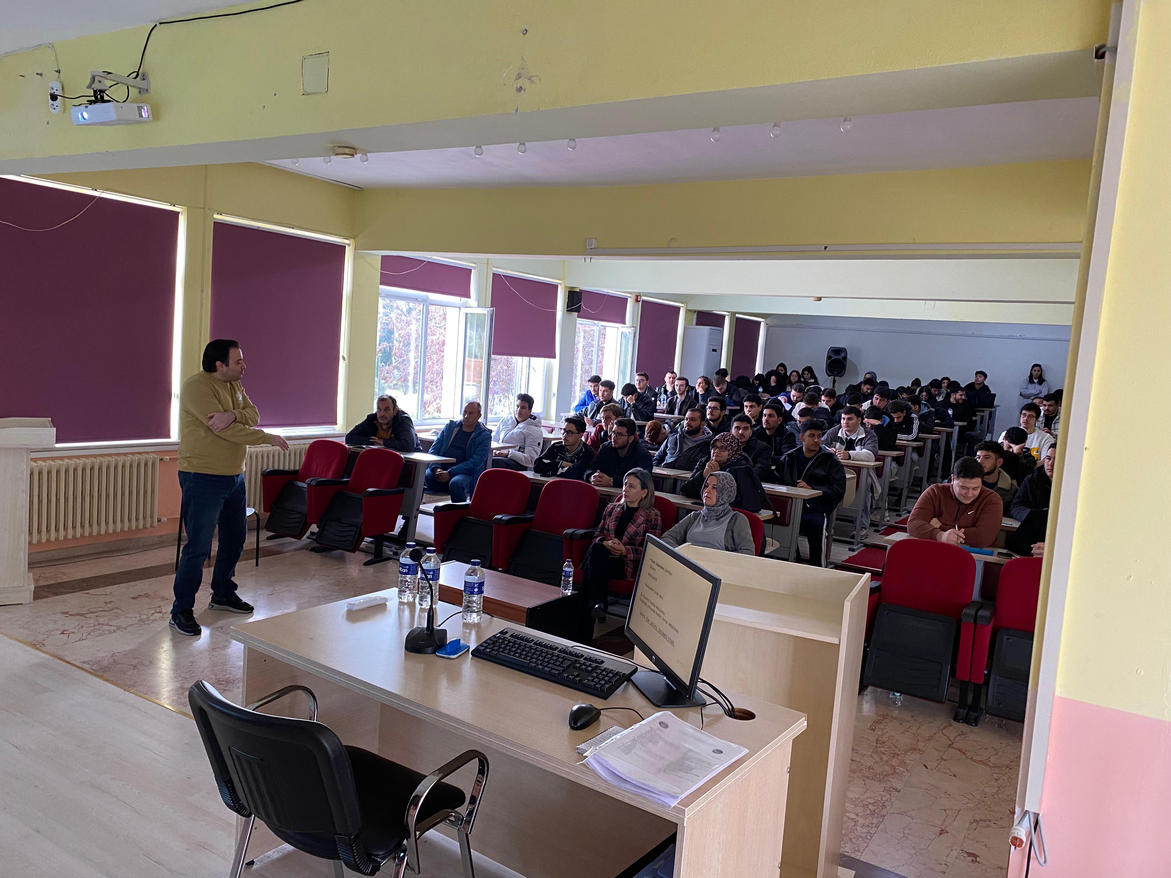 Edremit Meslek Yüksekokulu Öğrencilerine İş Sağlığı ve Güvenliği Eğitimi Düzenlendi