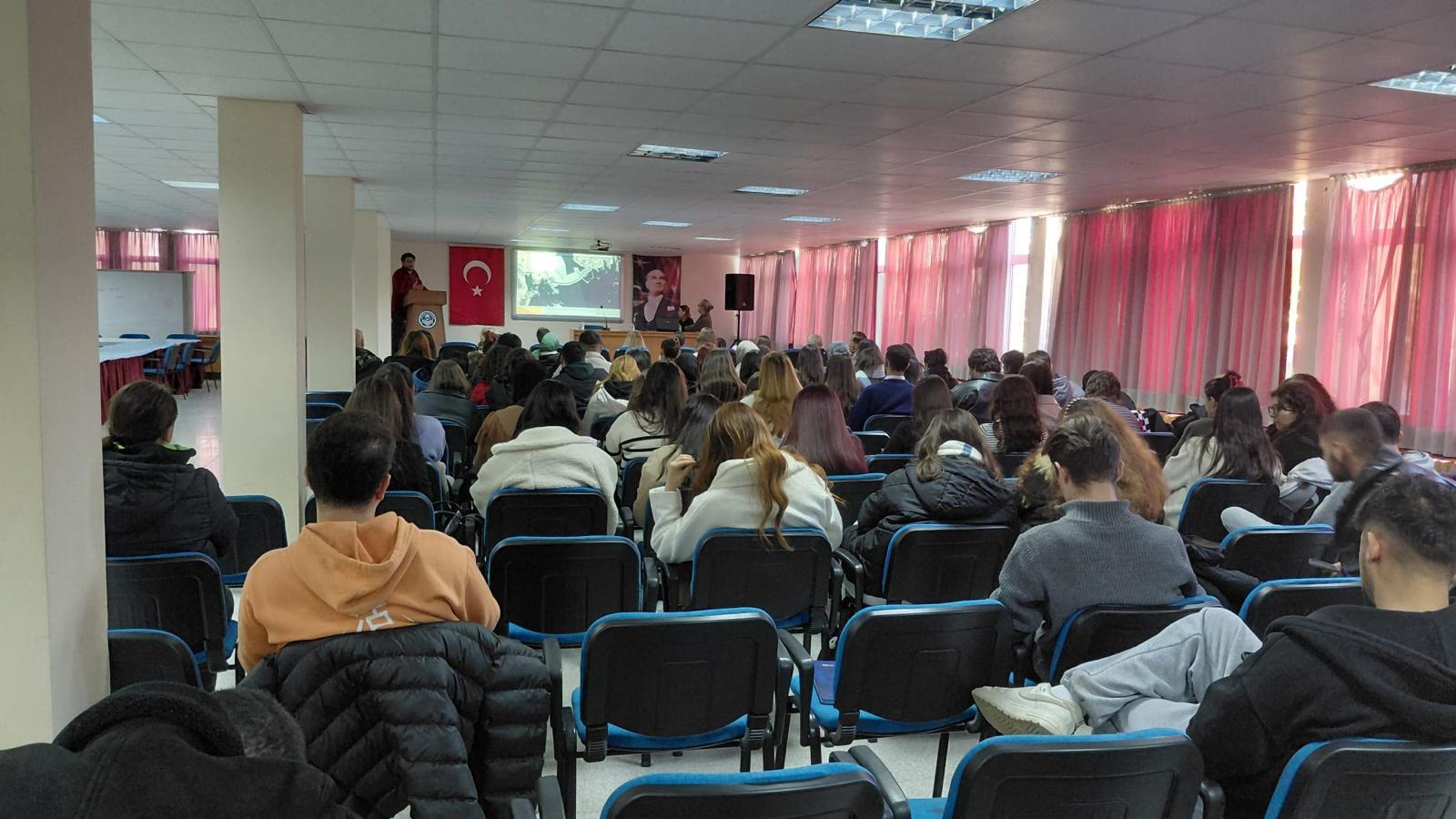 Ayvalık Meslek Yüksekokulu'nda "Unesco Dünya Mirası Bağlamında Ayvalık Endüstriyel Peyzajı" Konferansı Gerçekleştirildi. 7