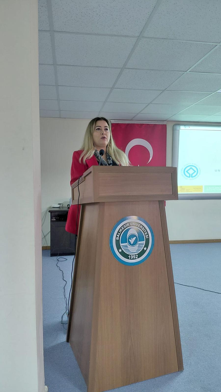 Ayvalık Meslek Yüksekokulu'nda "Unesco Dünya Mirası Bağlamında Ayvalık Endüstriyel Peyzajı" Konferansı Gerçekleştirildi. 8