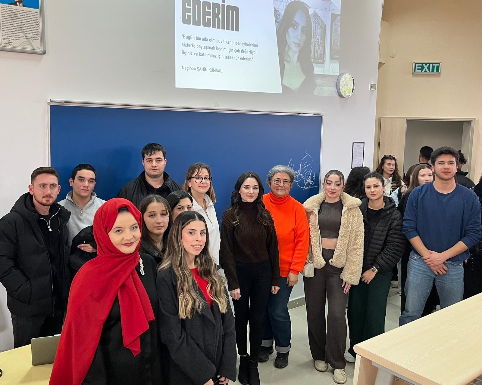 Marketing and Graphic Design Students Gather at Alumni Meeting