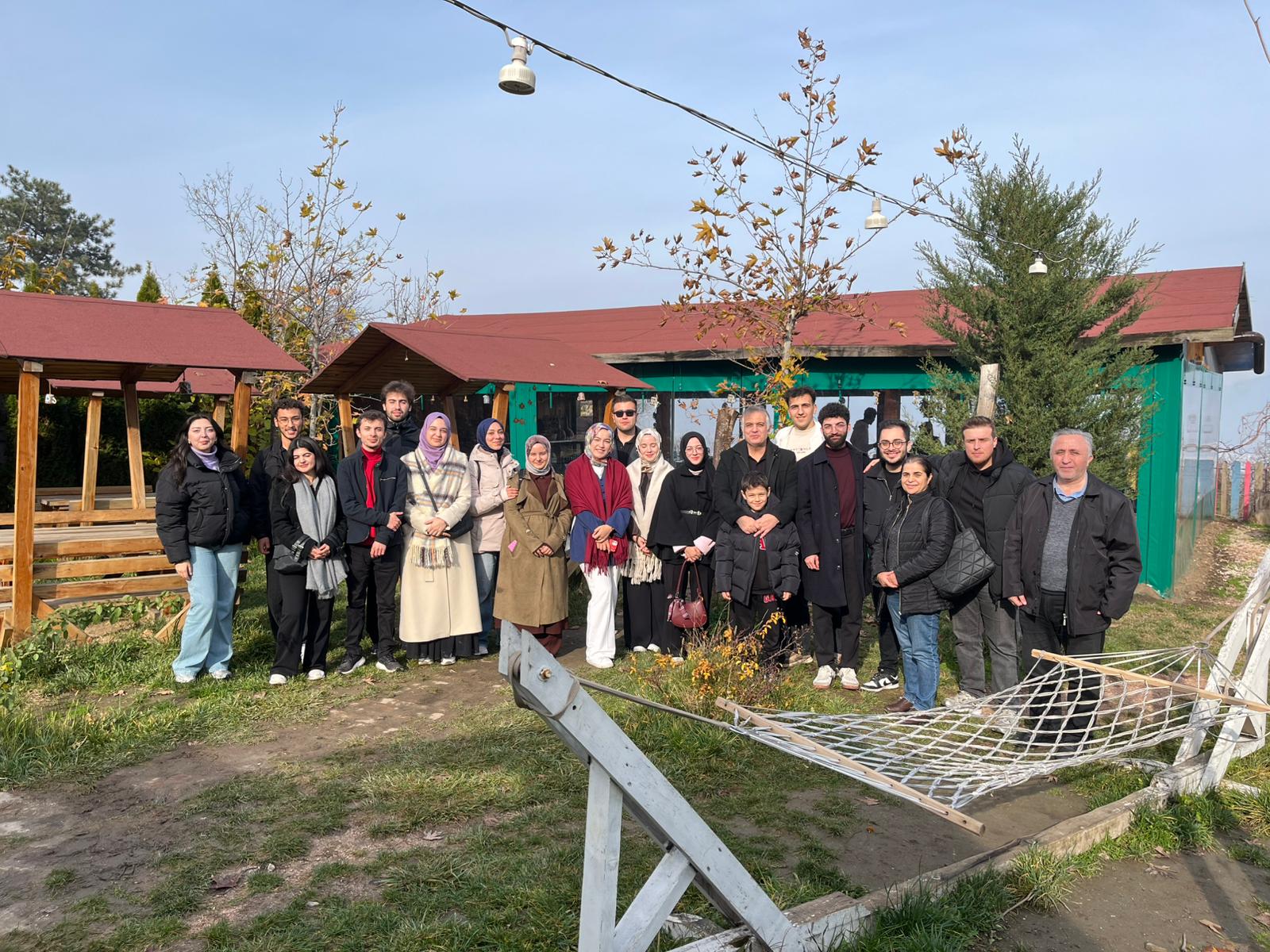 Bilim, Toplumsal Dayanışma ve Sinerji Topluluğu ile Görsel Sanatlar Topluluğu Öğrencilerinden Cumalıkızık İlkokuluna Ziyaret 3