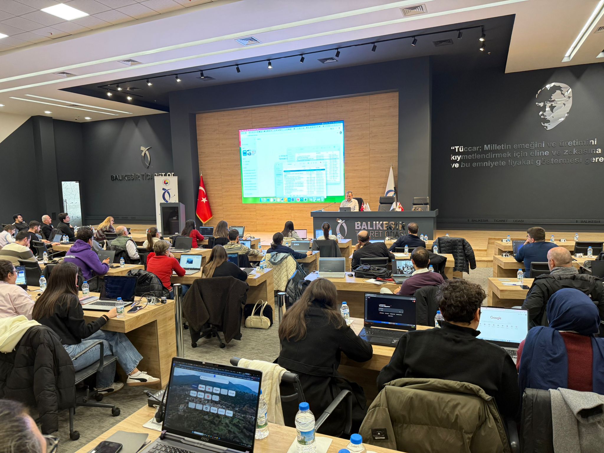 Balıkesir MYO Yapay Zeka Operatörlüğü Programı Öğrencileri Yapay Zekâ Uzmanlık Eğitimiyle Uygulamalı Deneyim Kazanma Fırsatını Elde Etti. 3