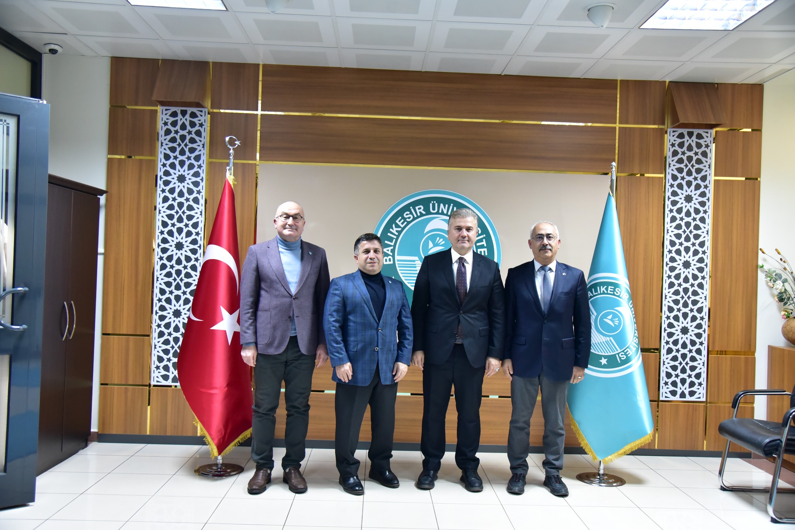 Balıkesir Milletvekili Dr. Mustafa Canbey’den, Balıkesir Üniversitesi Rektörü Prof. Dr. Yücel Oğurlu’ya Tebrik Ziyareti 4
