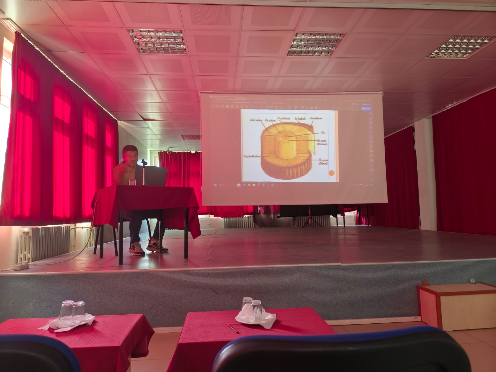 Ahşap Yapılar ve Yapı Elemanları Semineri Gerçekleştirildi