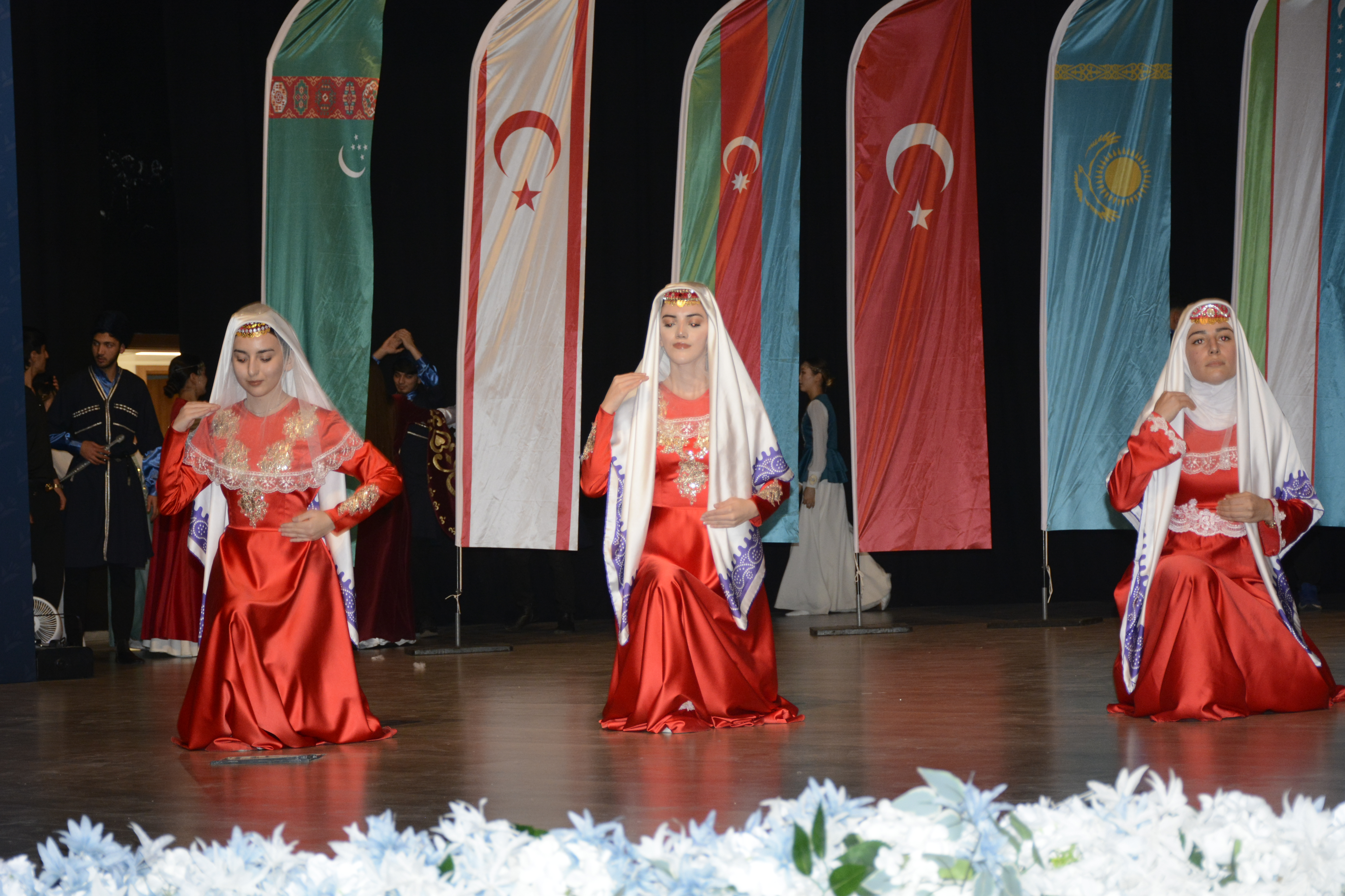 Halkoyunları Topluluğu Öğrencilerinden 'Turan'dan Renkler' Halk Oyunları Gösterisi 5