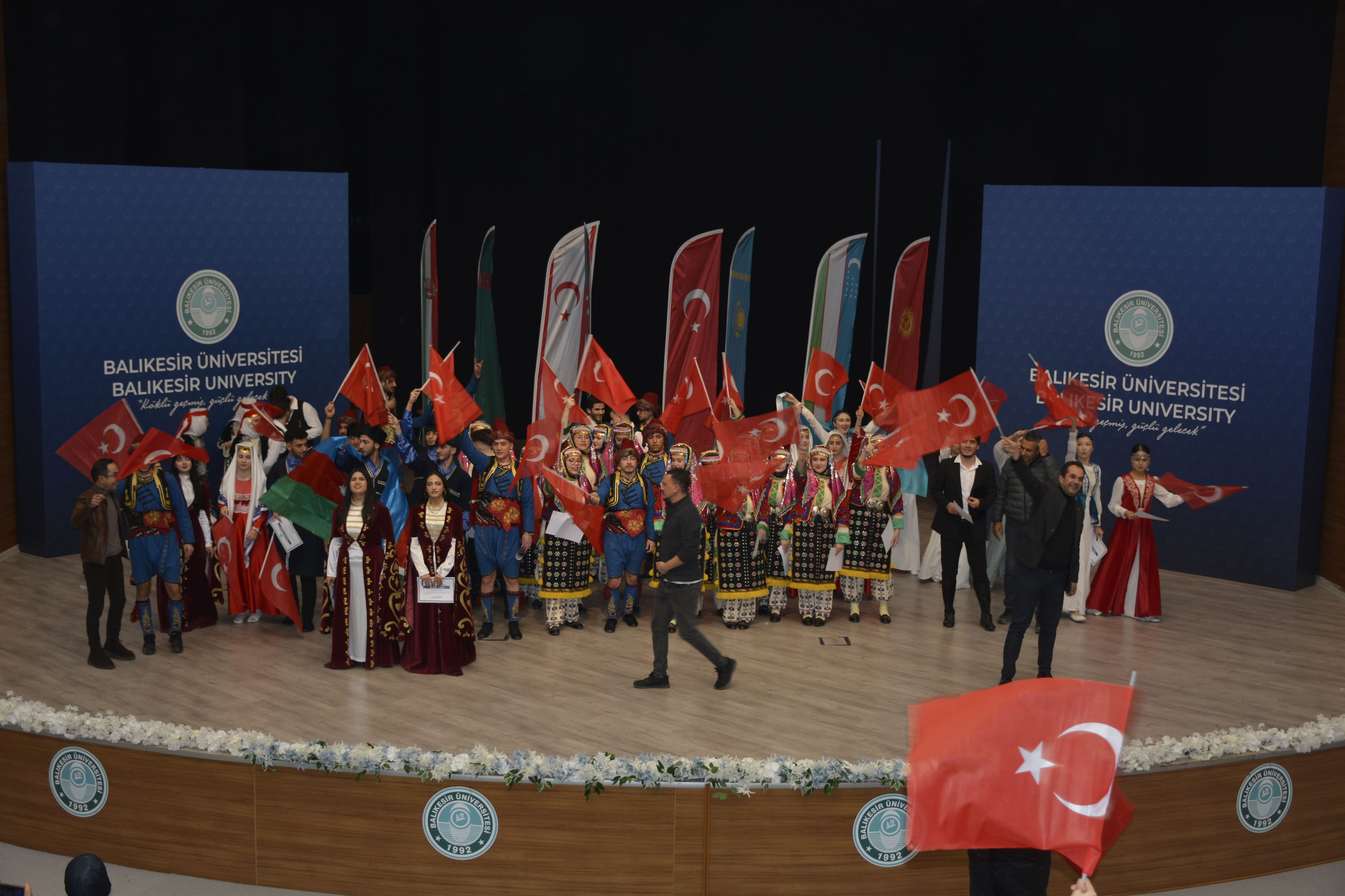 Halkoyunları Topluluğu Öğrencilerinden 'Turan'dan Renkler' Halk Oyunları Gösterisi 6
