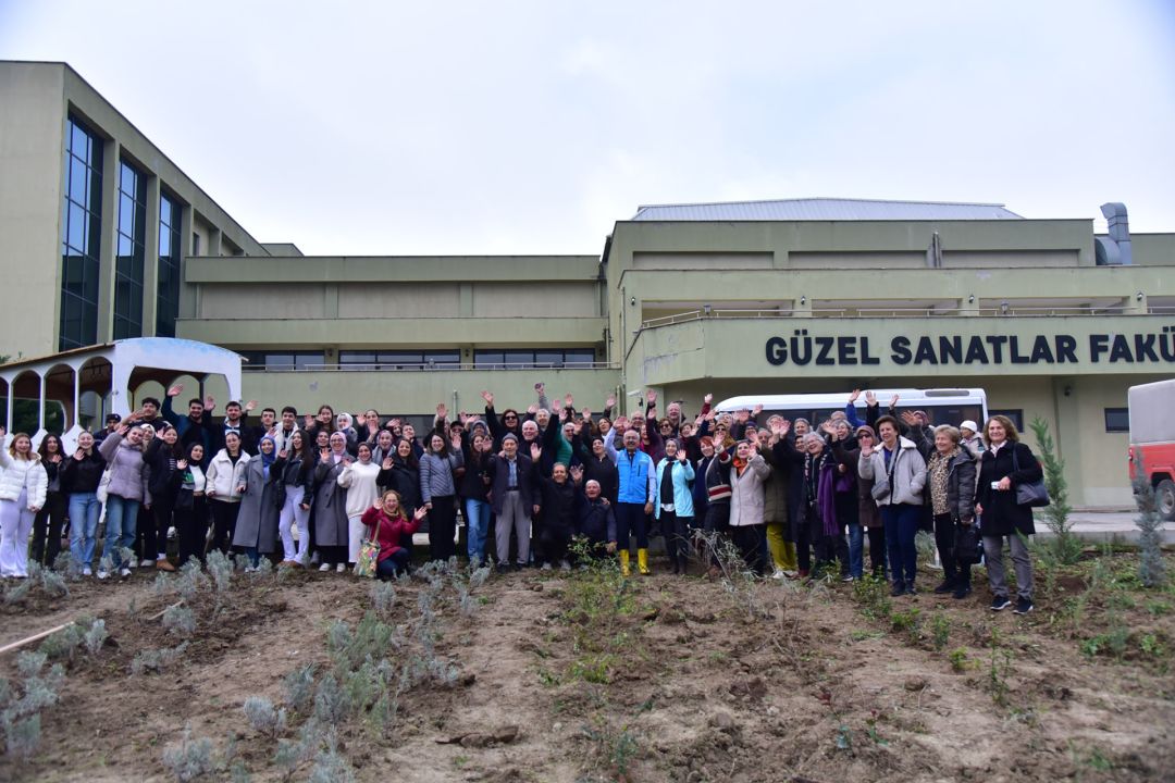 Kuşaklar Arası Yeşeren Bağlar, BAÜN Tazelenme Üniversitesinin Lavanta Bahçesi ile Hayat Buldu