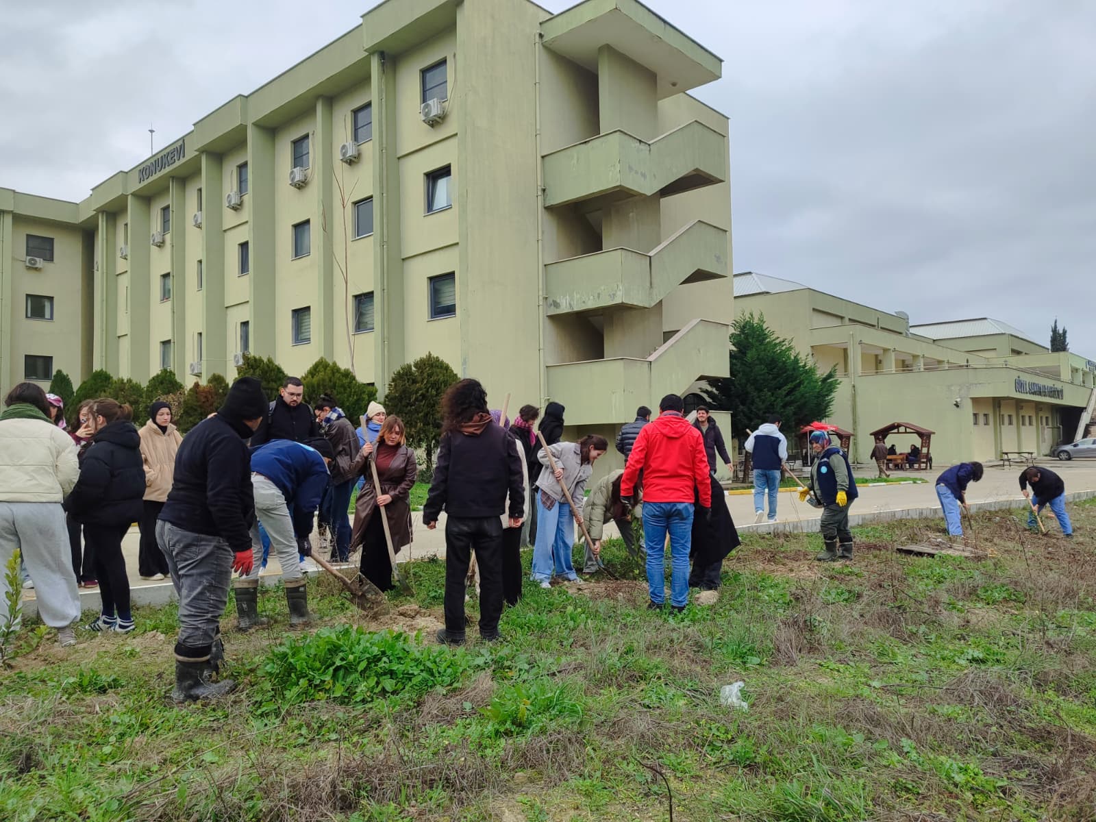 Fakültemizde Ağaç Dikme Etkinliği Gerçekleştirildi. 1