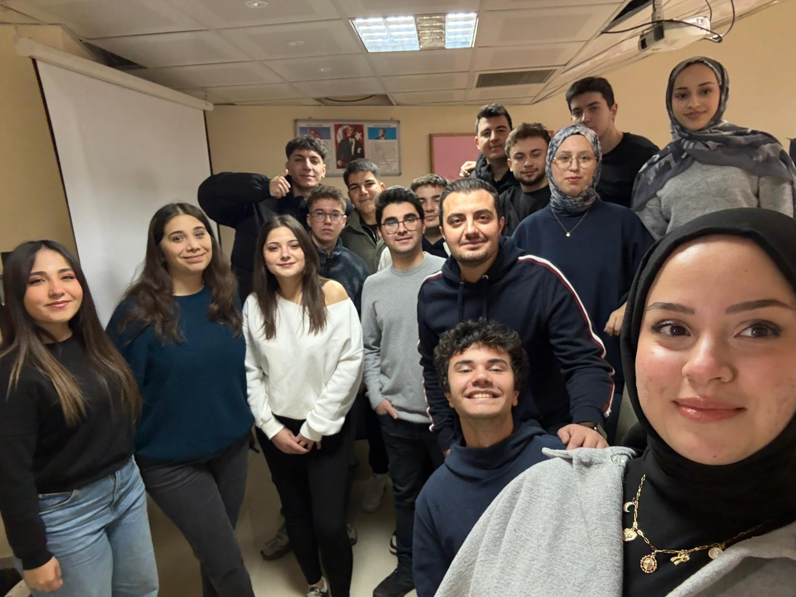 Yapay Zeka Operatörlüğü Programında Yıl Sonu Bilgi Yarışması Düzenlendi 4