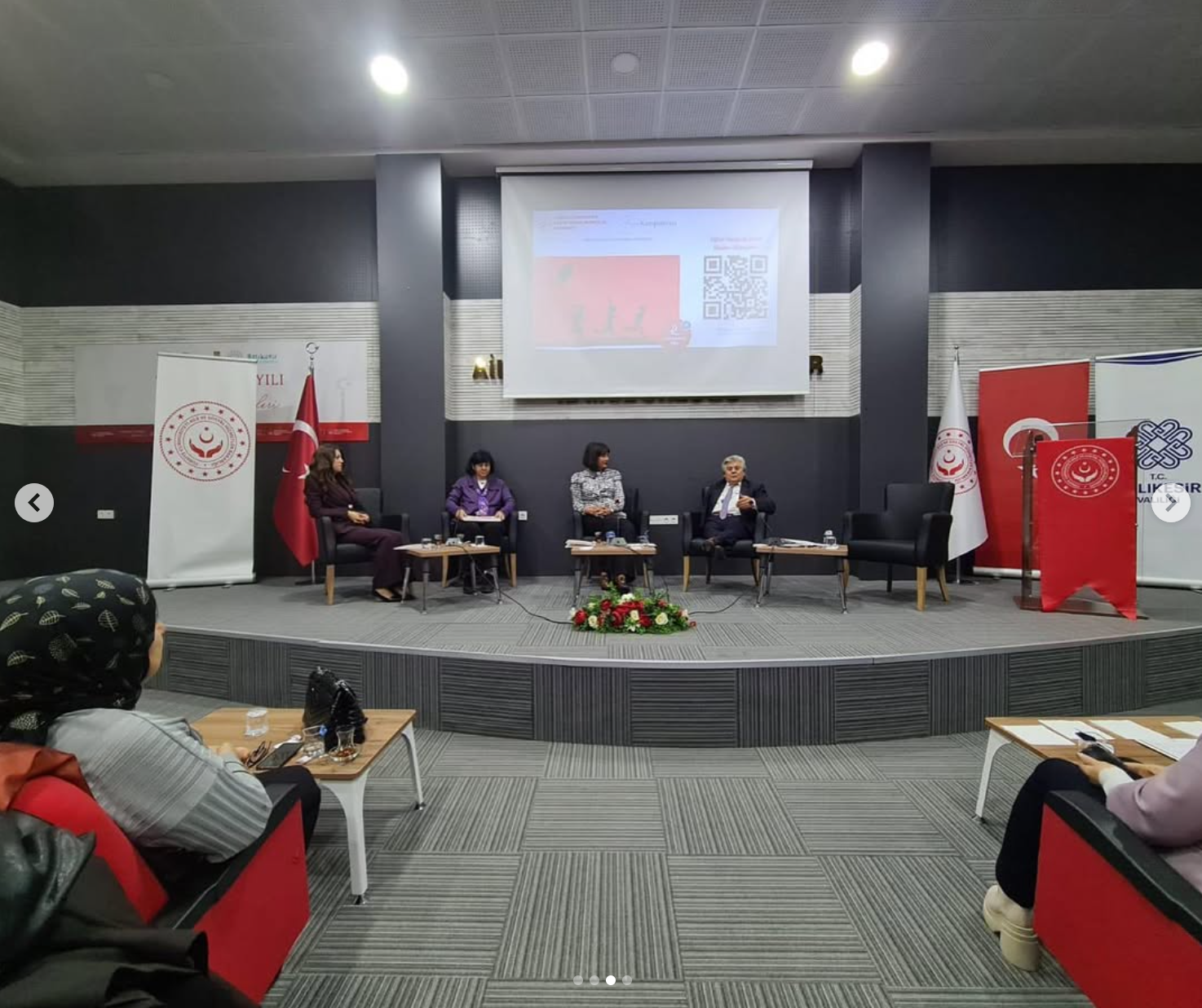 Aile Yılında Hayatın Her Köşesi; Din, Hukuk ve Sosyal Hizmet Penceresinde Aile Paneli 2