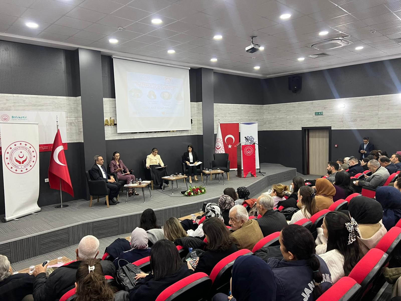BAÜN'den “Din, Hukuk ve Sosyal Hizmet Penceresinden Aile” Paneline Akademik Katkı 3