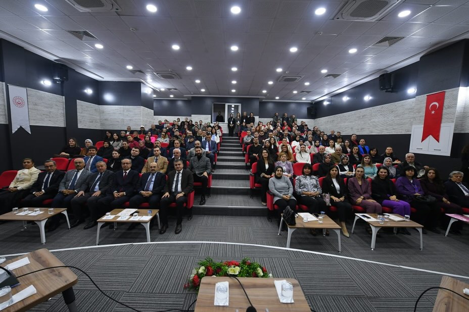 BAÜN'den “Din, Hukuk ve Sosyal Hizmet Penceresinden Aile” Paneline Akademik Katkı 4