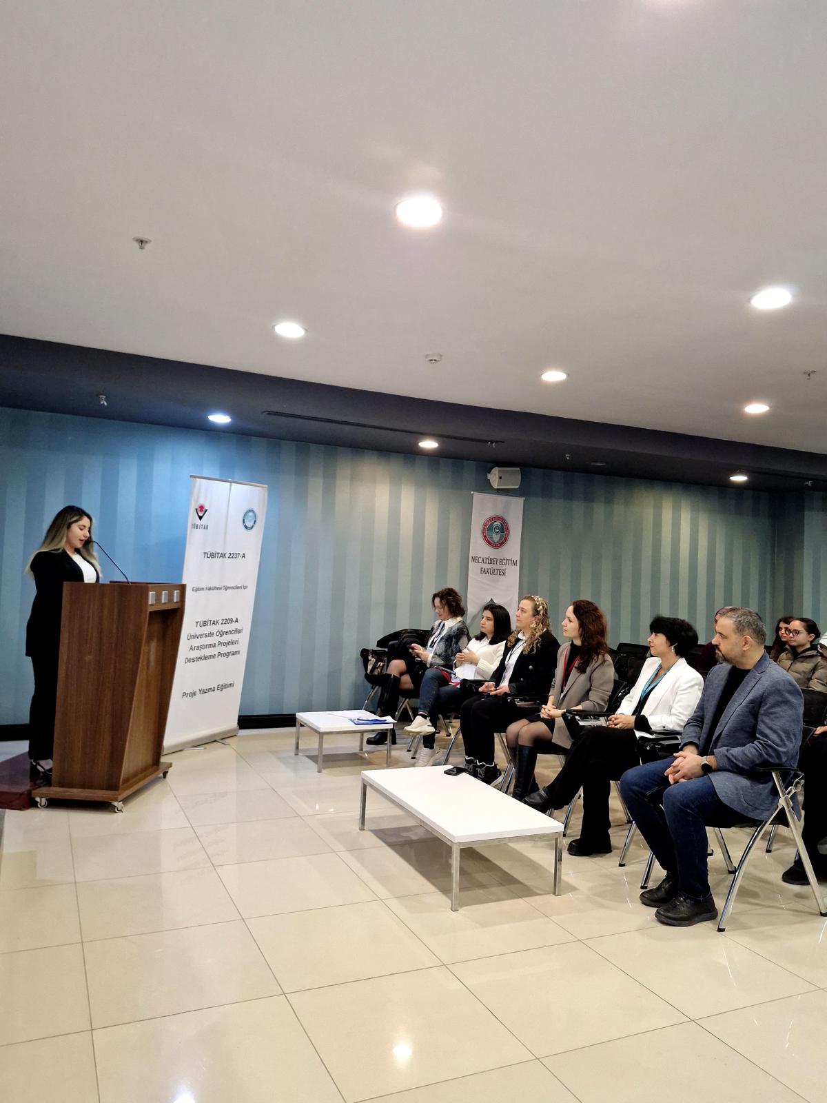 TÜBİTAK 2237-A Bilimsel Eğitim Etkinliklerini Destekleme Programı Kapsamında Düzenlenen Proje Yazma Eğitimi Tamamlandı 4