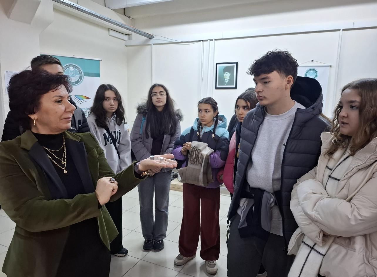 Kompozit Malzeme Üretim ve Eğitim Atölyesi 4