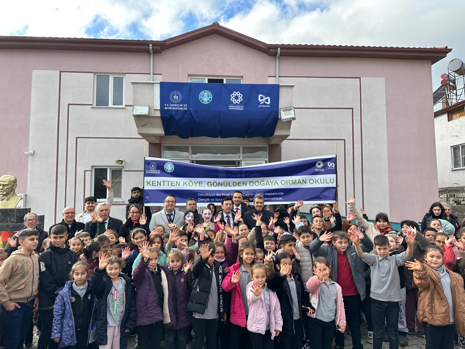 BAÜN’lü Genç Gönüllüler Doğa İçin Sahada: Havran MYO’dan Anlamlı Orman Okulu Projesi 8