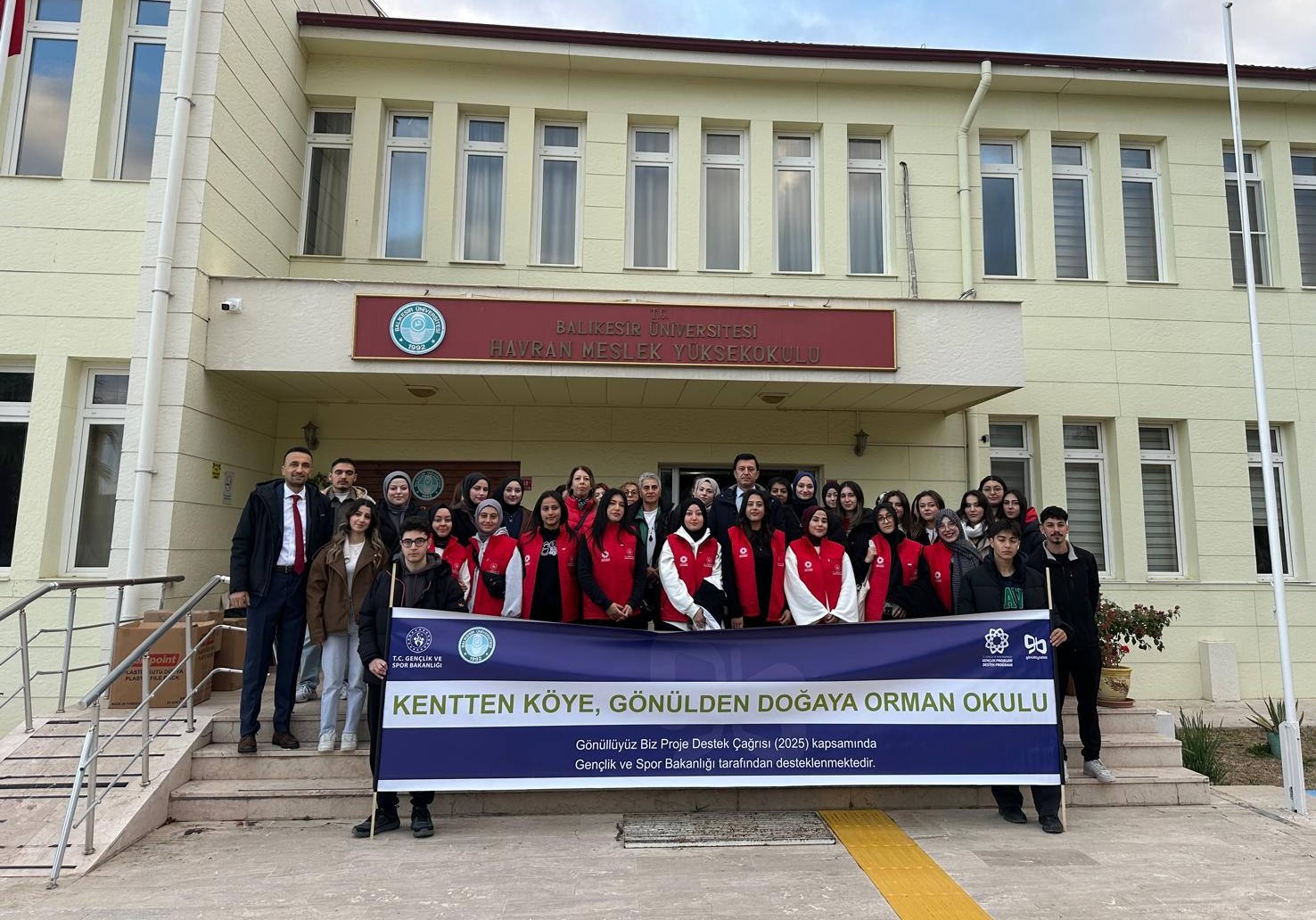 BAÜN’lü Genç Gönüllüler Doğa İçin Sahada: Havran MYO’dan Anlamlı Orman Okulu Projesi 9