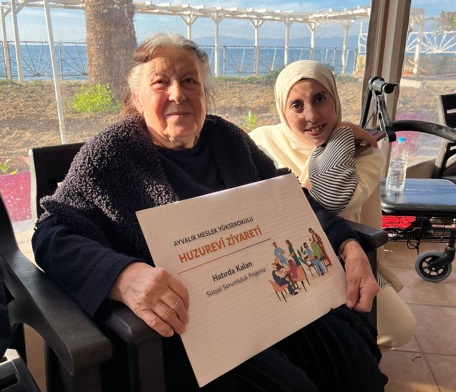 BAÜN Ayvalık MYO Öğrencilerinden Topluma Hizmet Kapsamında Huzurevinde Anlamlı Ziyaret 3
